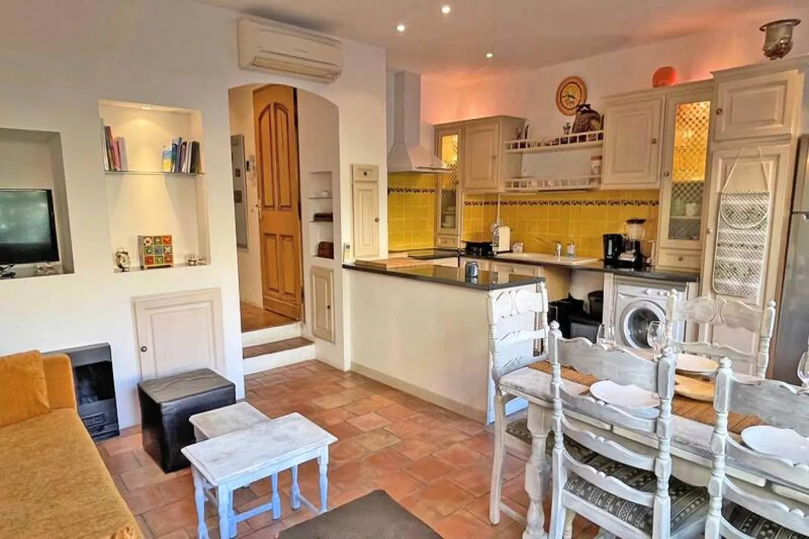 Résidence Vieille Ville-Eetkamer