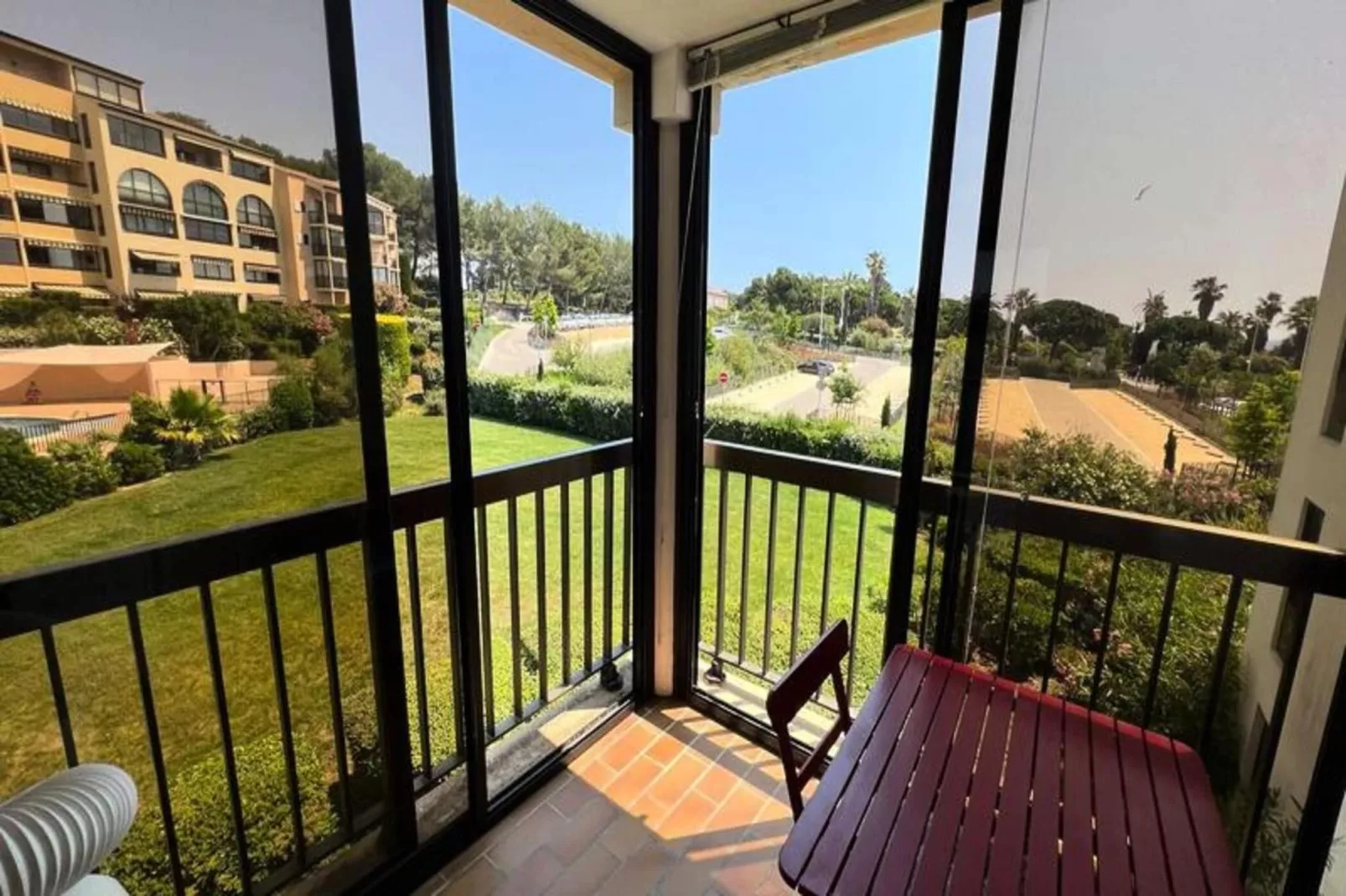 Résidence Jardins D Azur B-Buitenkant zomer