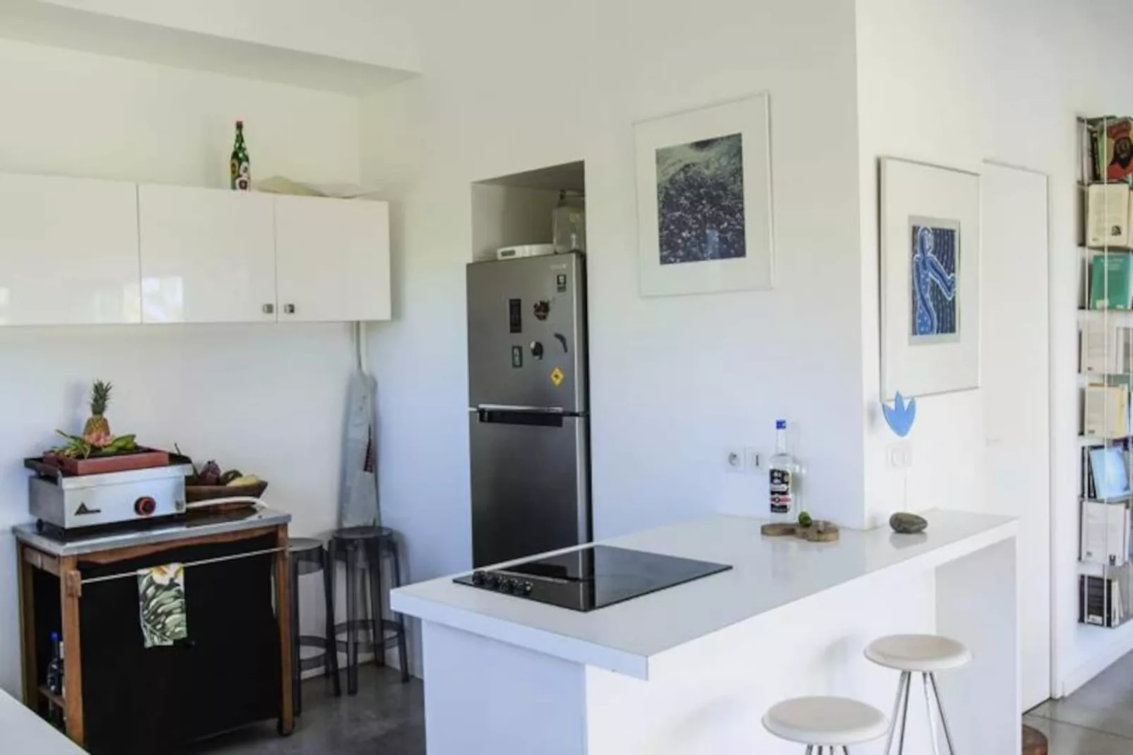 Villa Tiki-Image-tags.