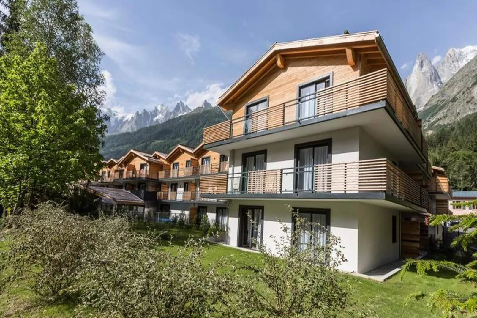 Résidence Prestige Odalys Isatis****-Buitenkant zomer