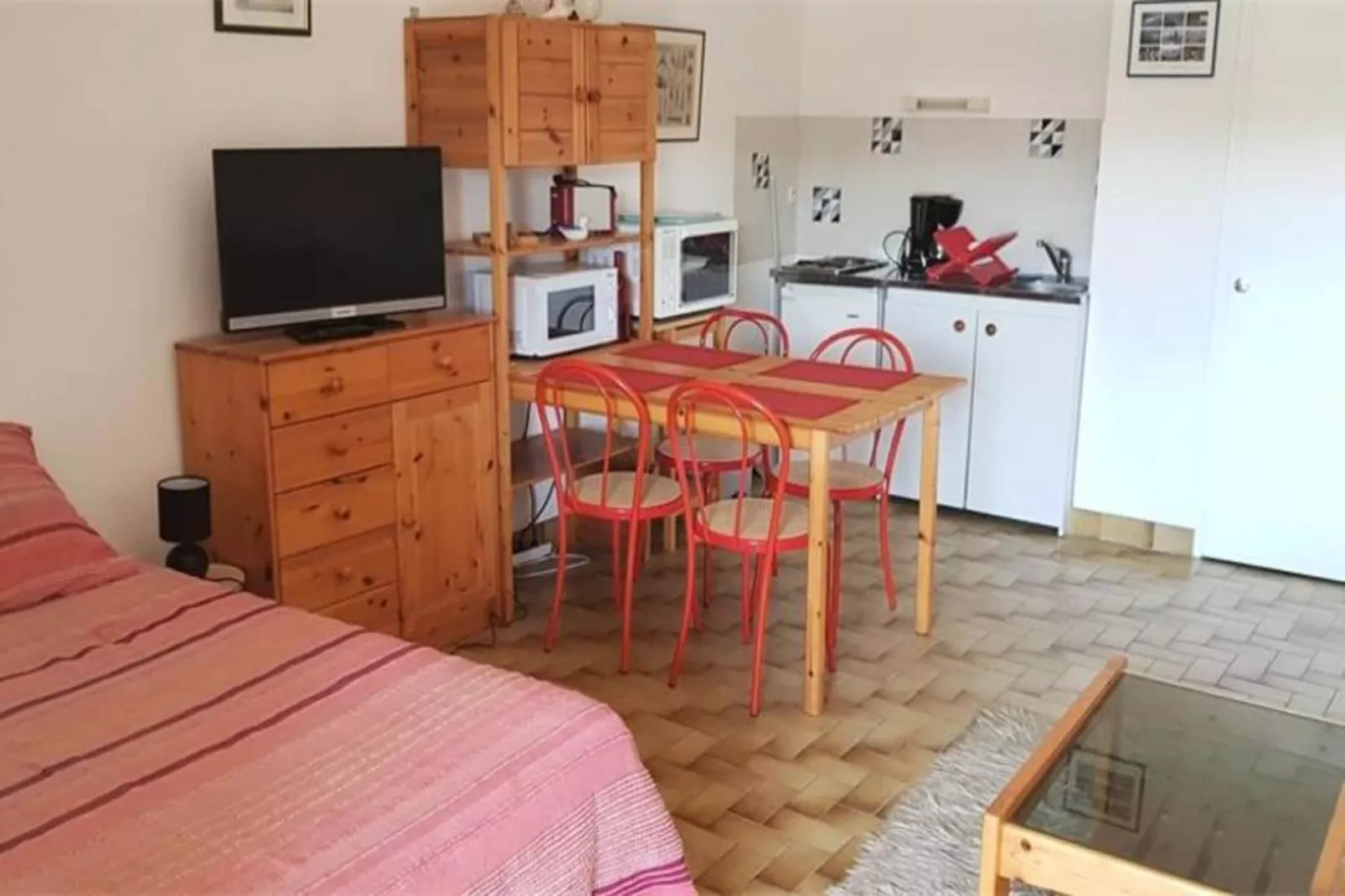 Résidence Maitre De Port-Buitenkant zomer