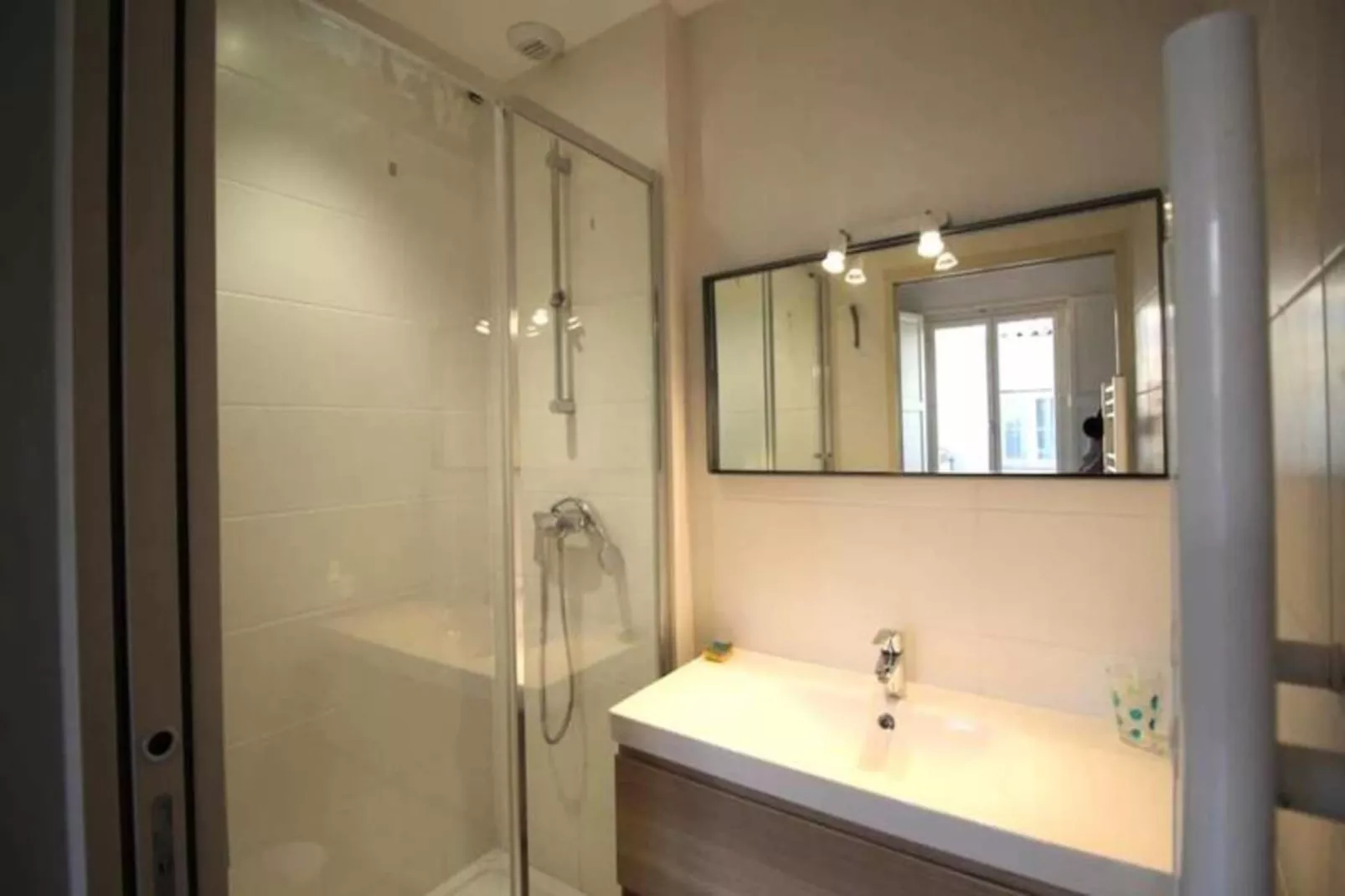 Bel Appartement Pour 4 Coeur Quartier Historique, Proche Rue St-catherine-Badkamer