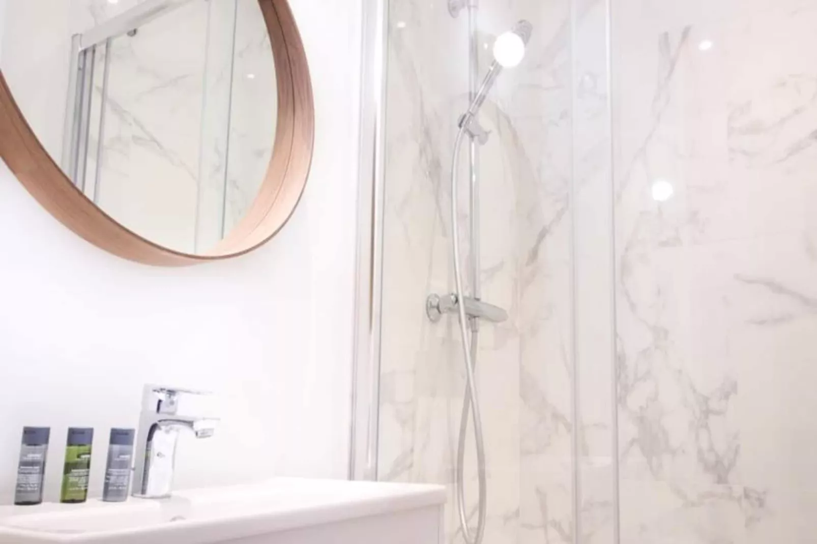 Superbe Appartement Cozy Et Charmant Pour 2 Vers La Gare Saint-jean-Badkamer