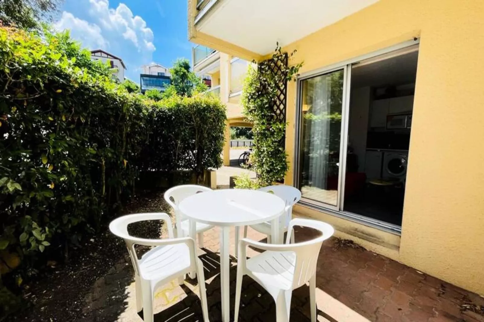 Résidence La Croisette-Buitenkant zomer