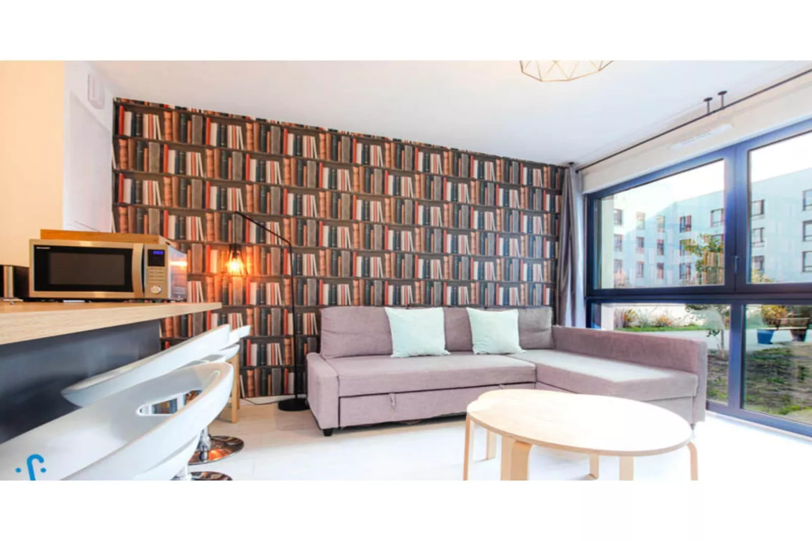 Appartement Charmant Et Moderne Pour 4 Avec Parking, Proche Cit&eacute; Du Vin-Woonkamer