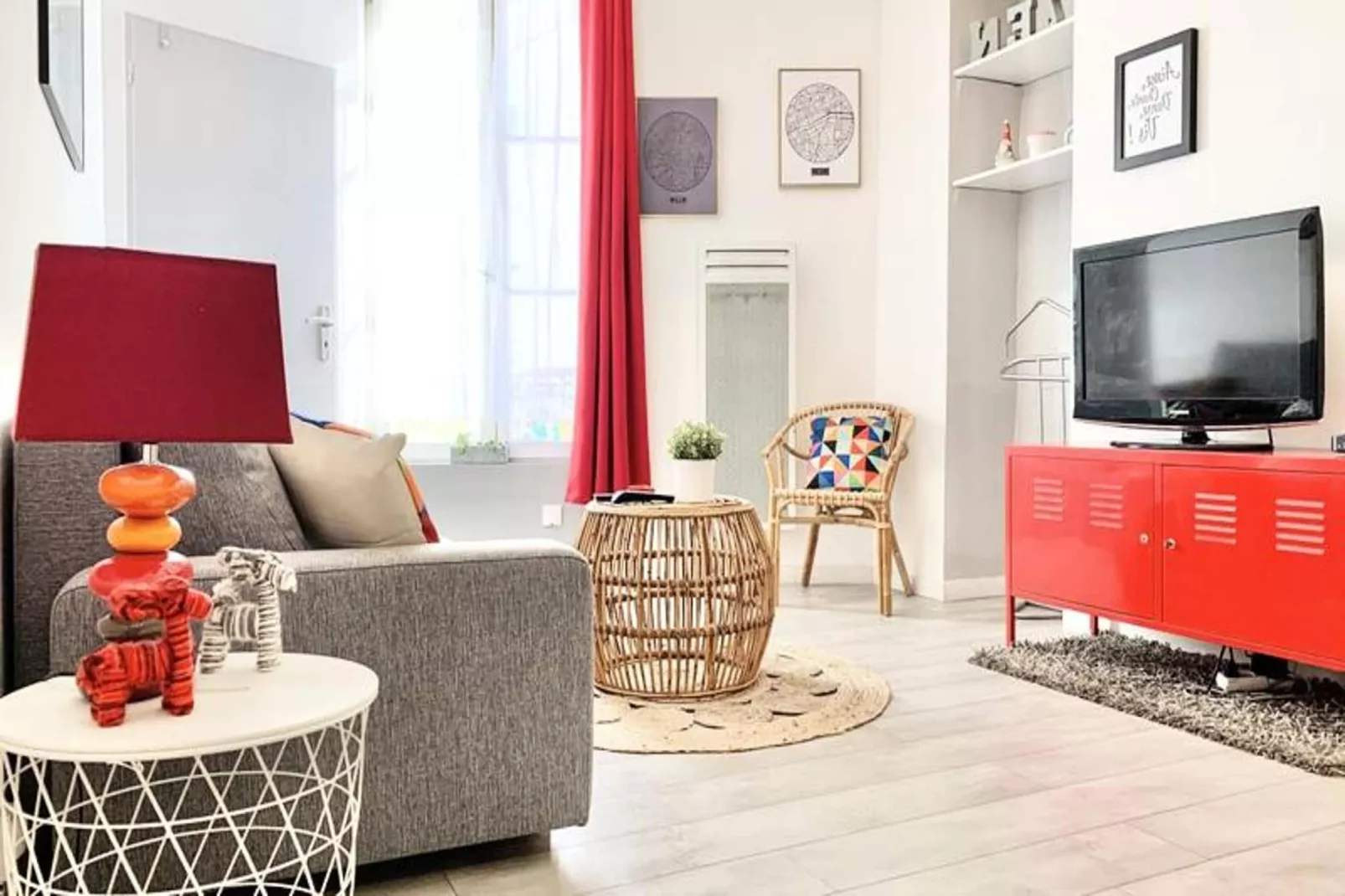 | Petit Paris 💋 | Studio Calme Tout &eacute;quip&eacute;-Woonkamer