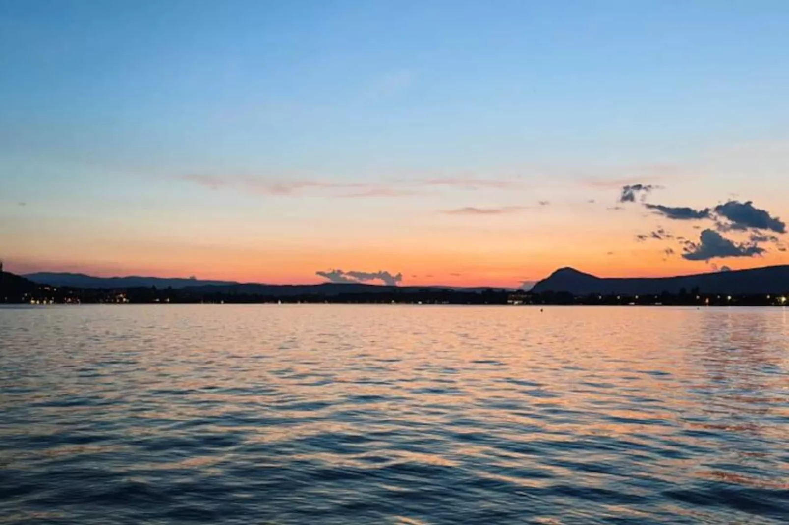 Seeblick Chalet Romantique Spa / Vue Lac-Image-tags.