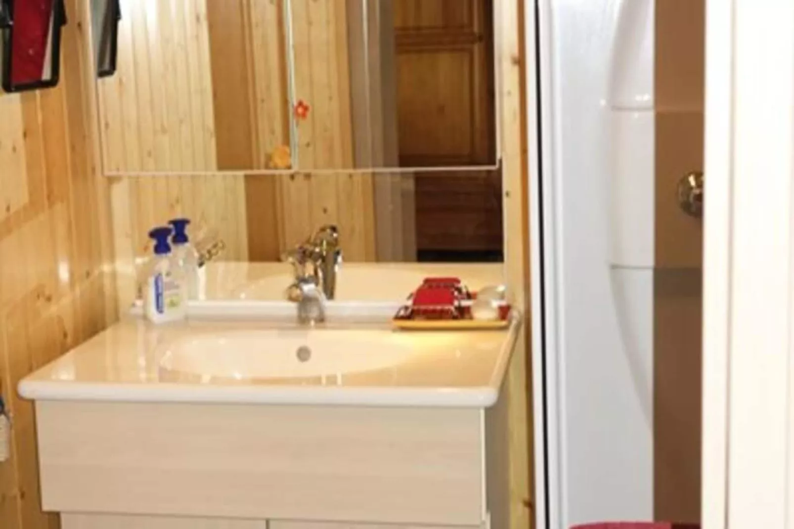 Résidence Paradis B-Badkamer