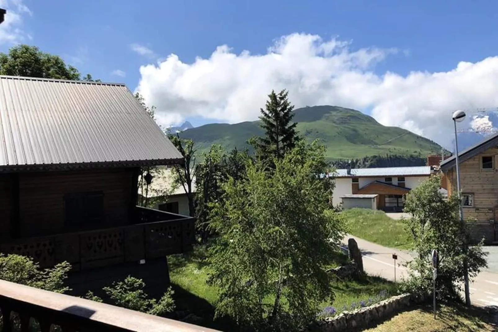 Résidence Saint Bernard-Uitzicht zomer