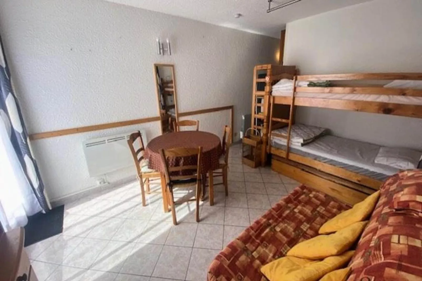 Résidence Neouvielle-Eetkamer