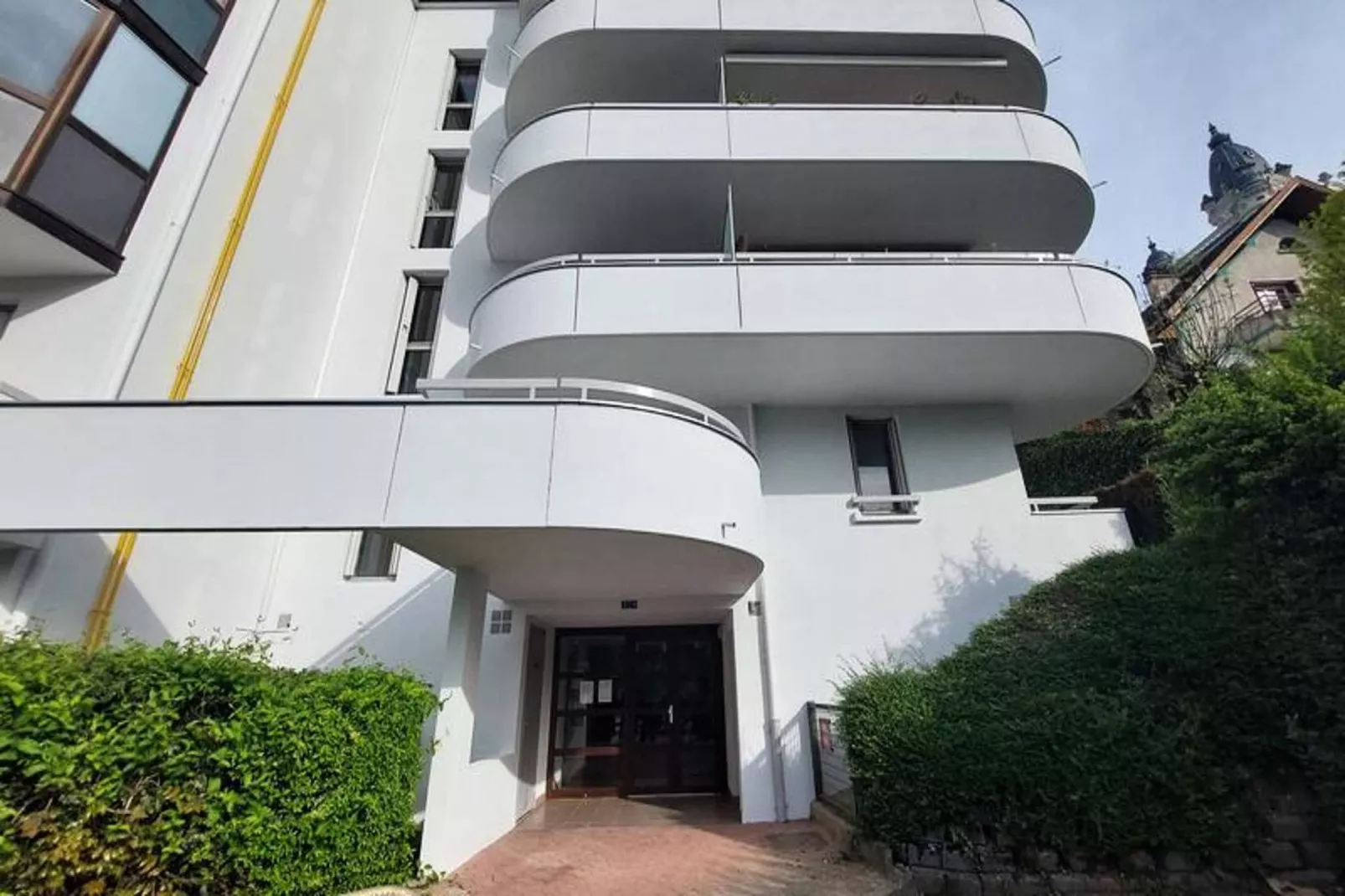 Résidence La Cerisaie-Buitenkant zomer