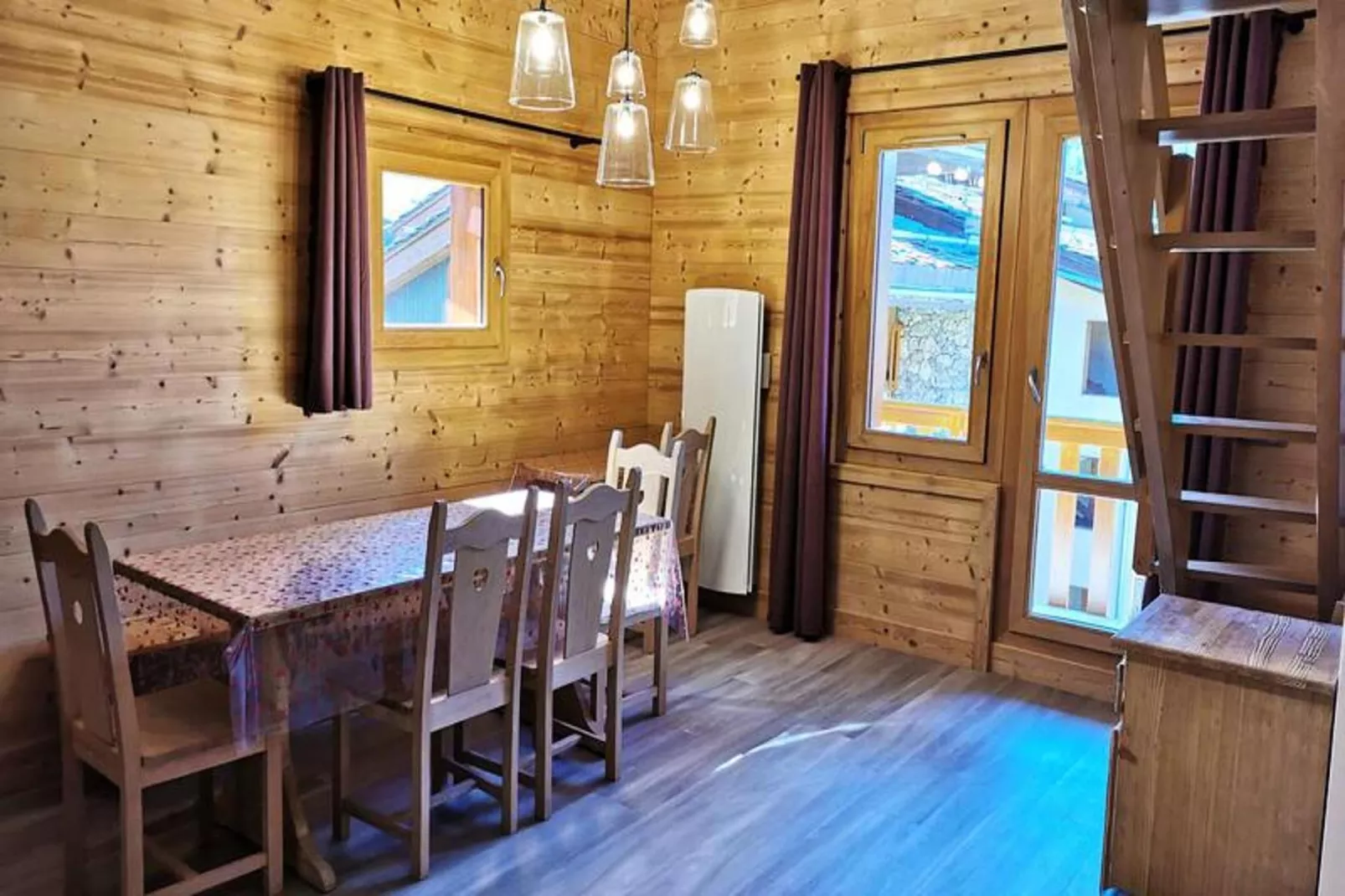 Résidence Lauziere Dessous-Eetkamer