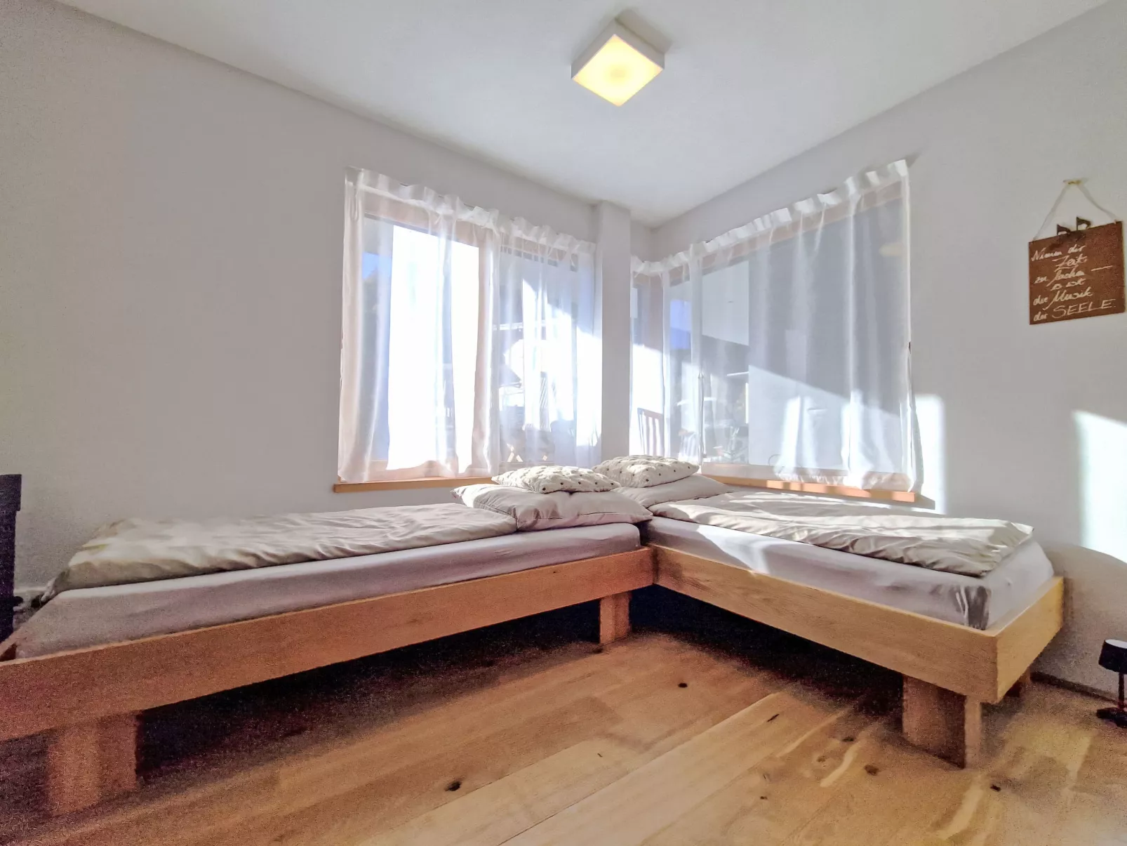 The Rock Design-Binnen