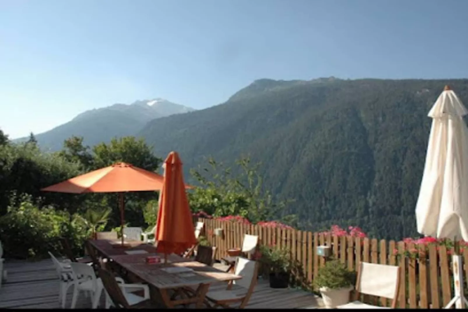 Résidence Grand Coeur-Buitenkant zomer