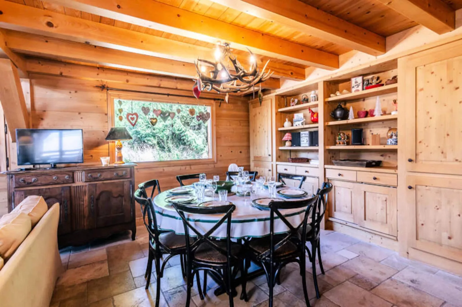 Chalet As De Coeur-Image-tags.