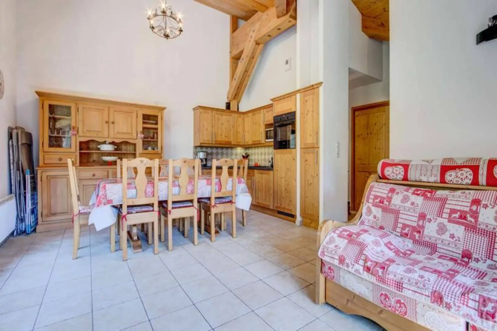 Résidence Les Cesaries - Buitenkant zomer