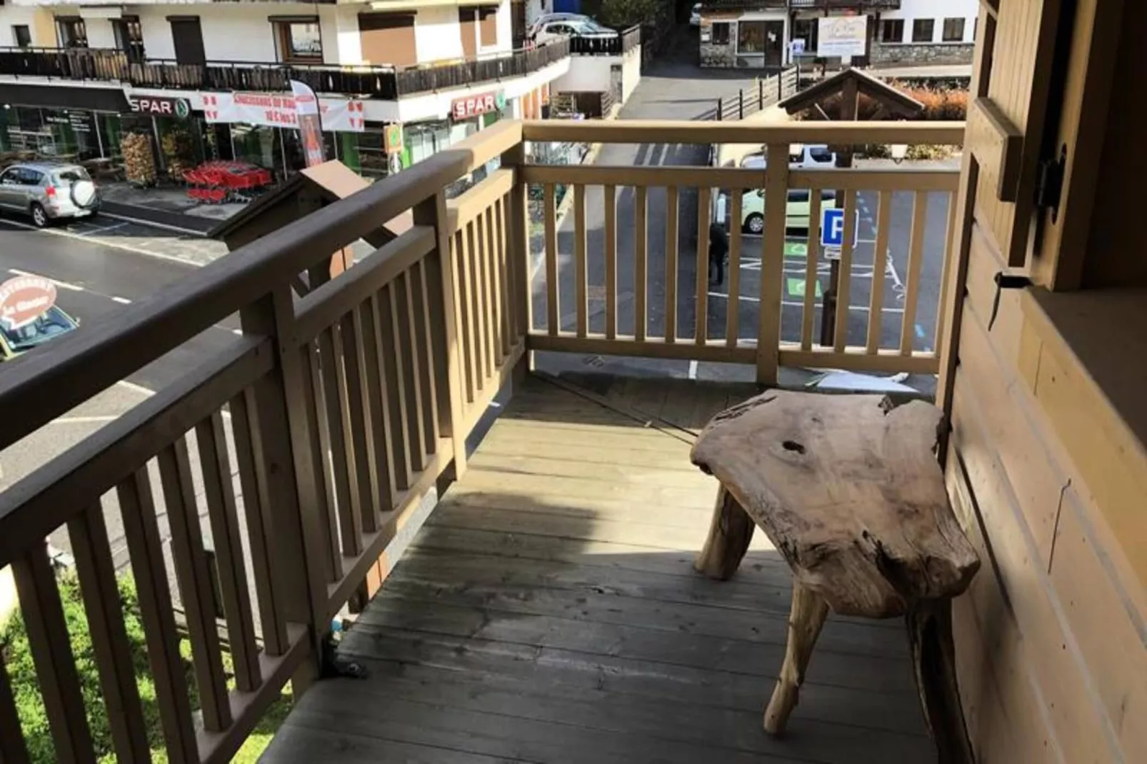 Résidence Cressoua-Buitenkant zomer