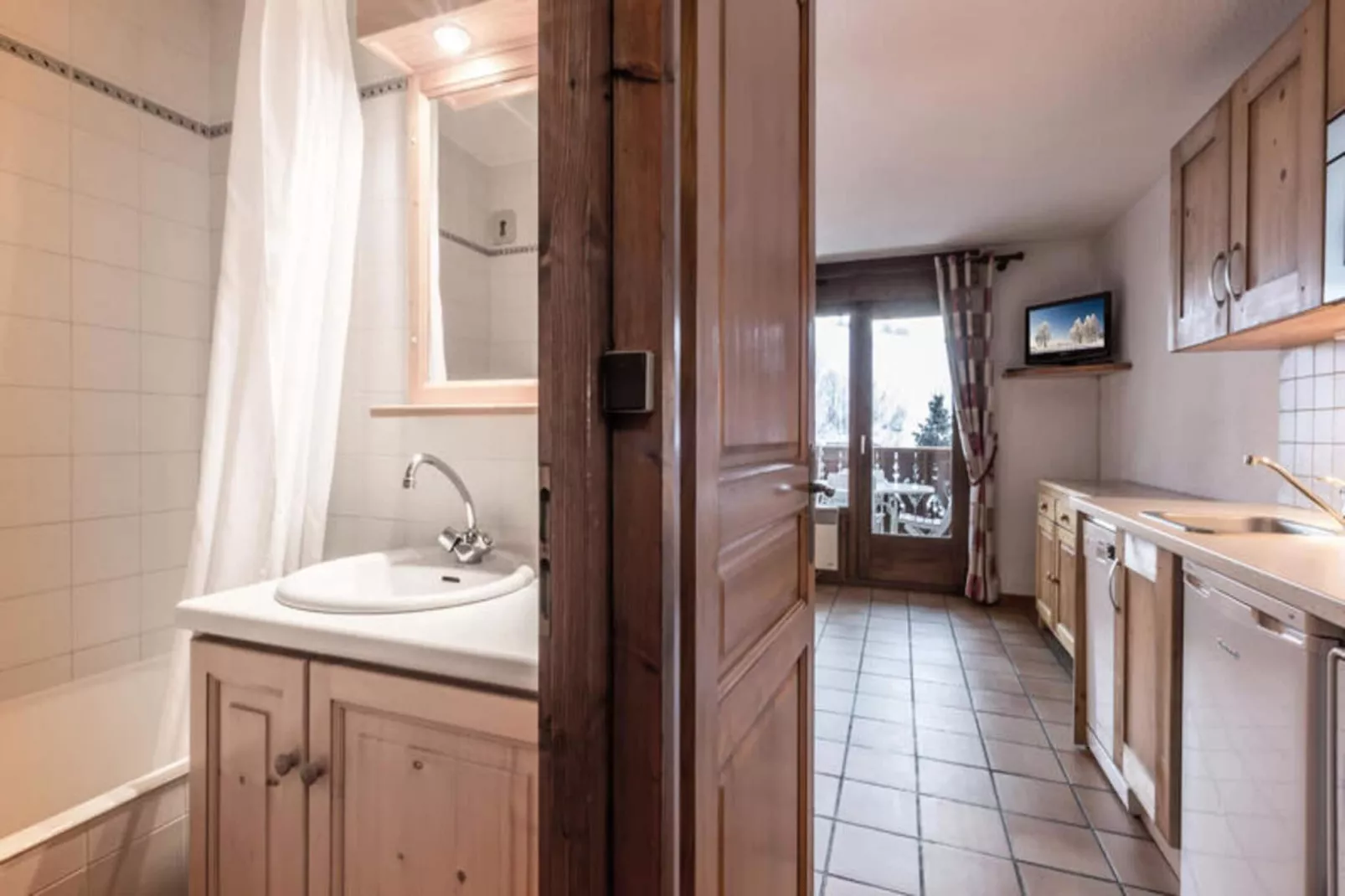 Résidence Domanial A-Buitenkant zomer