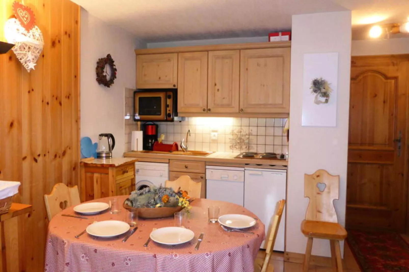 Résidence Les Aiguilles Rouges Bat B-Buitenkant zomer