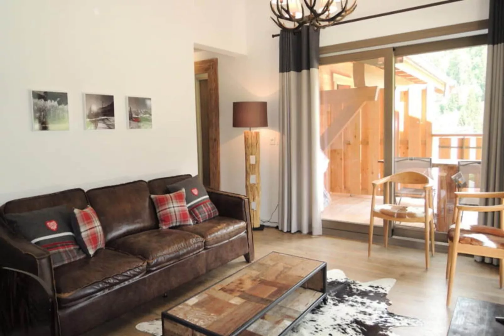 Résidence Les Quatres Elements-Buitenkant zomer