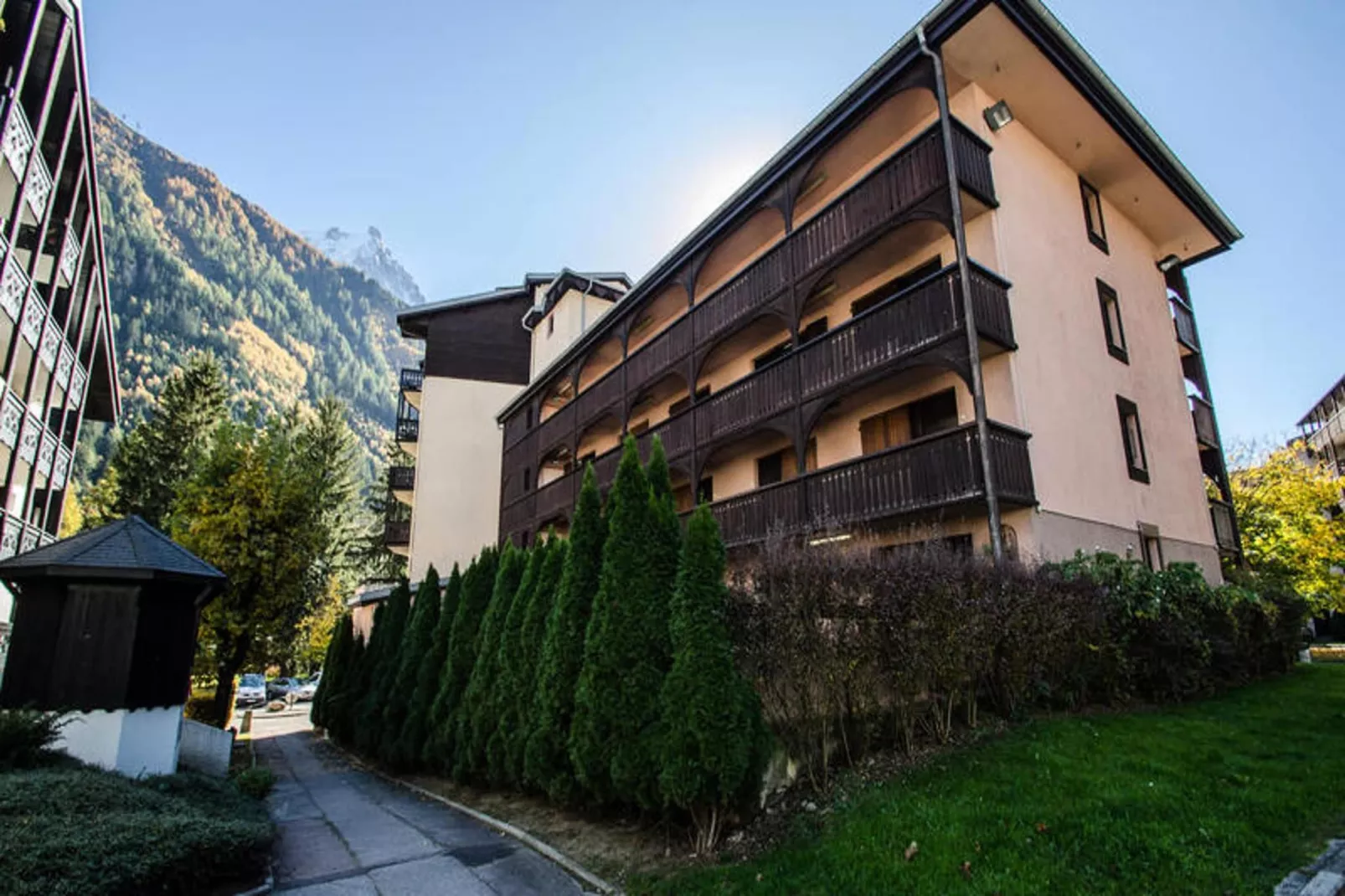 Résidence Jonquille-Buitenkant zomer