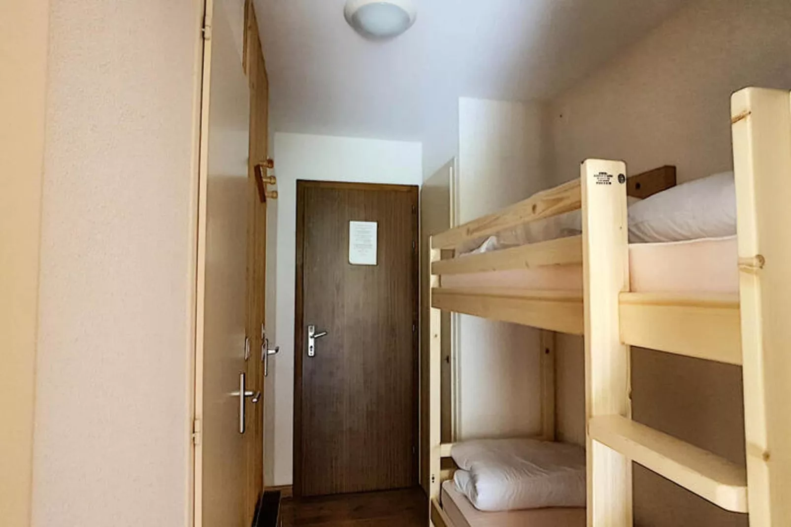 Studio à Saint Jean d'Aulps-Slaapkamer