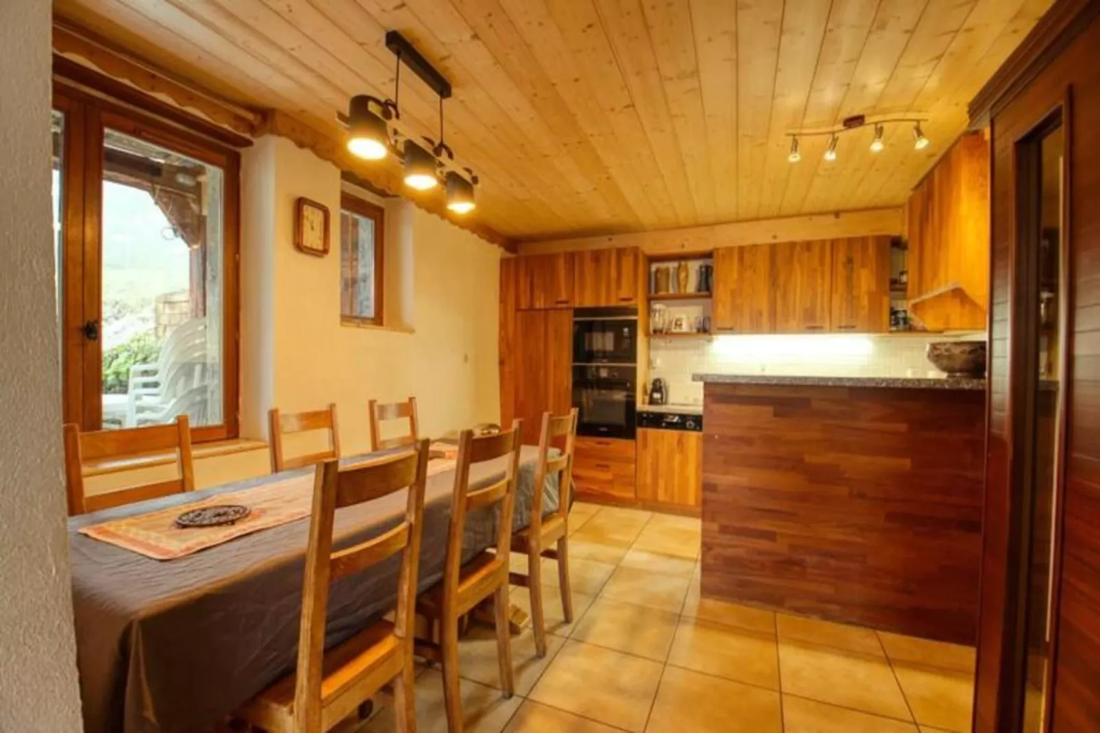 Résidence Le Laquis-Buitenkant zomer