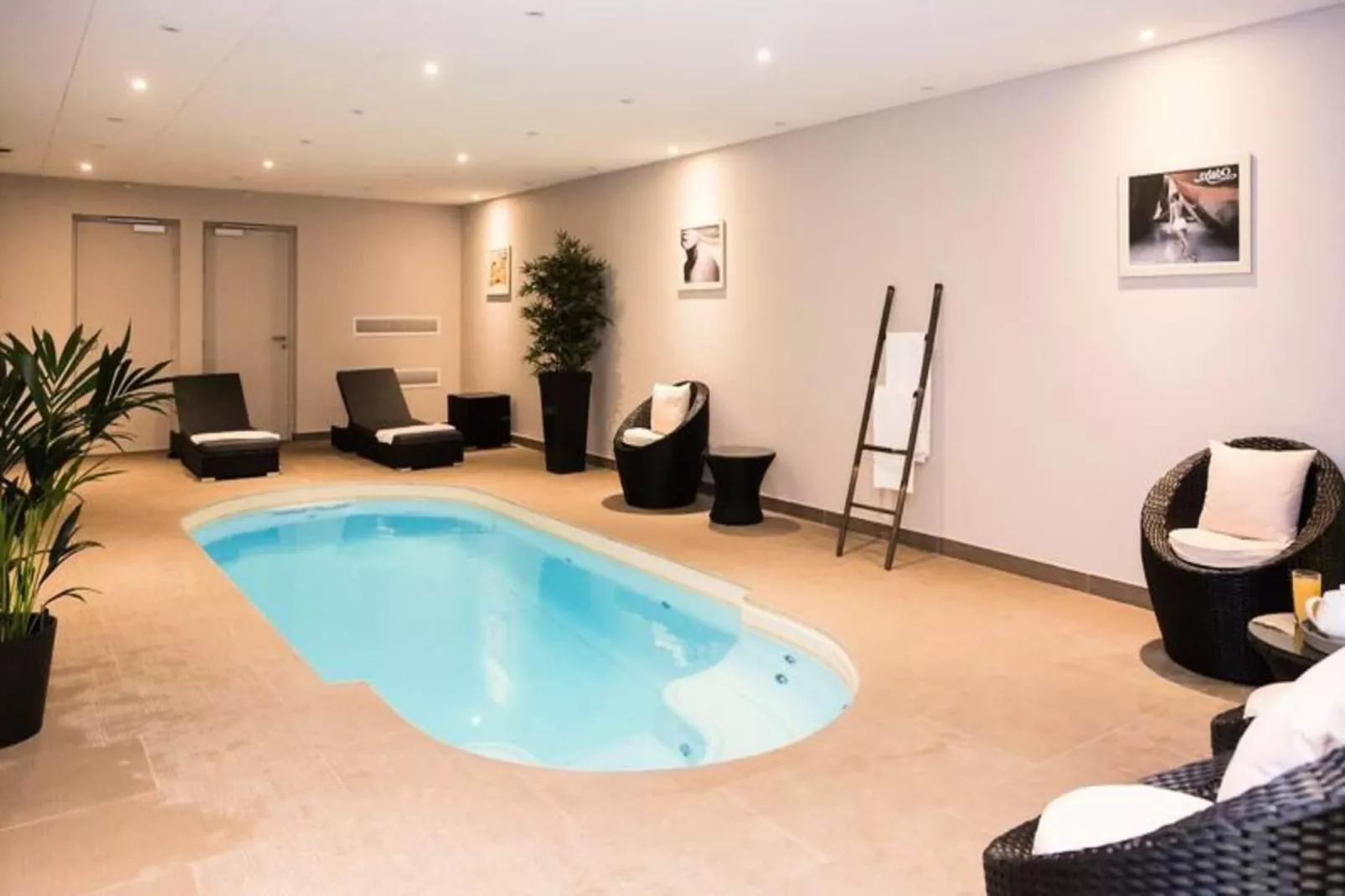 Appart'hôtel Odalys Paris XVII-Buitenkant zomer