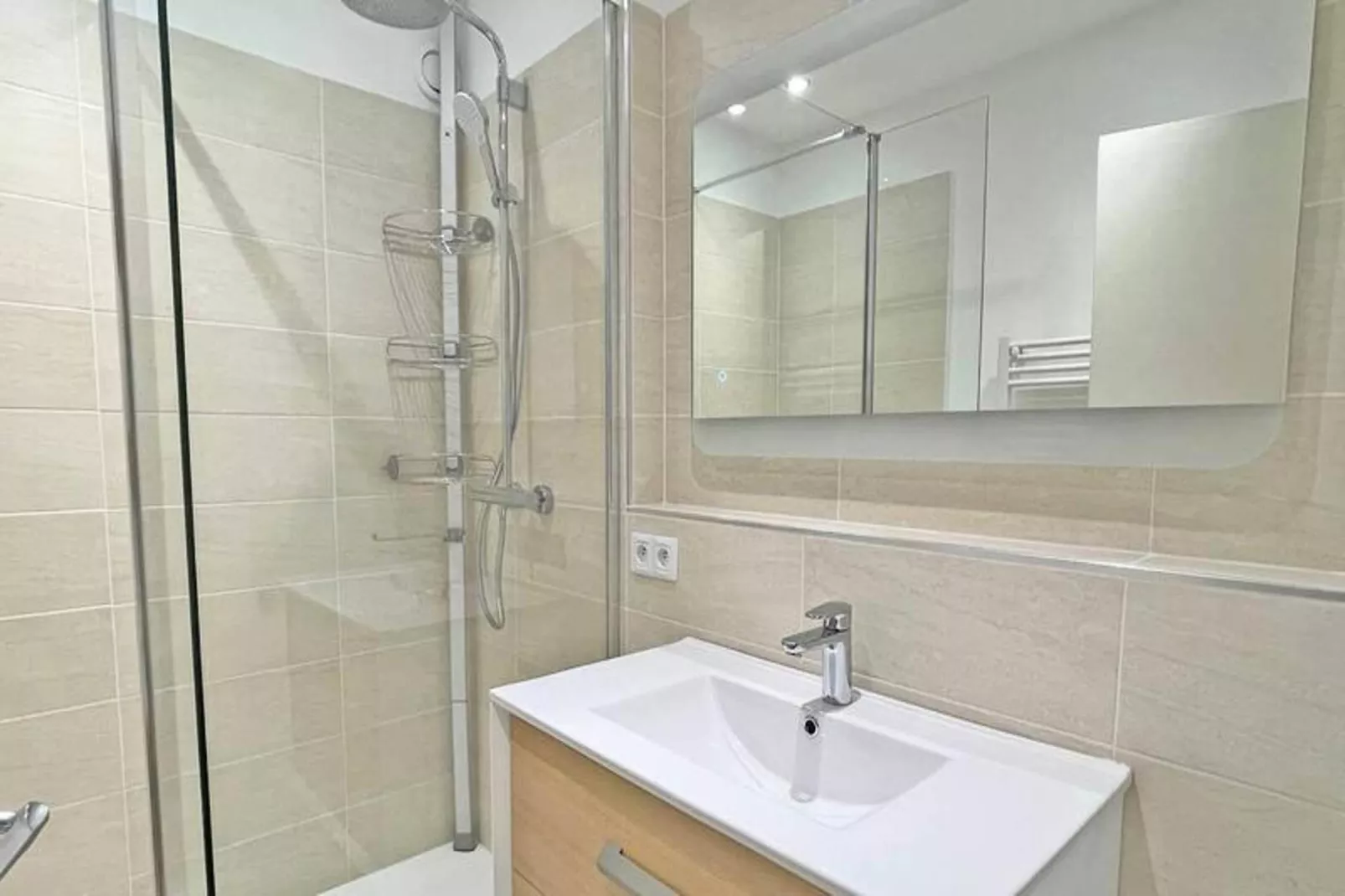 Résidence Le Maxime-Badkamer