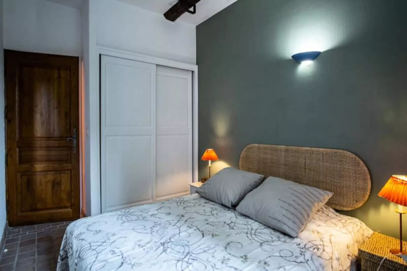 Le Mas De Jalique - Isle-sur-la-sorgue-Image-tags.