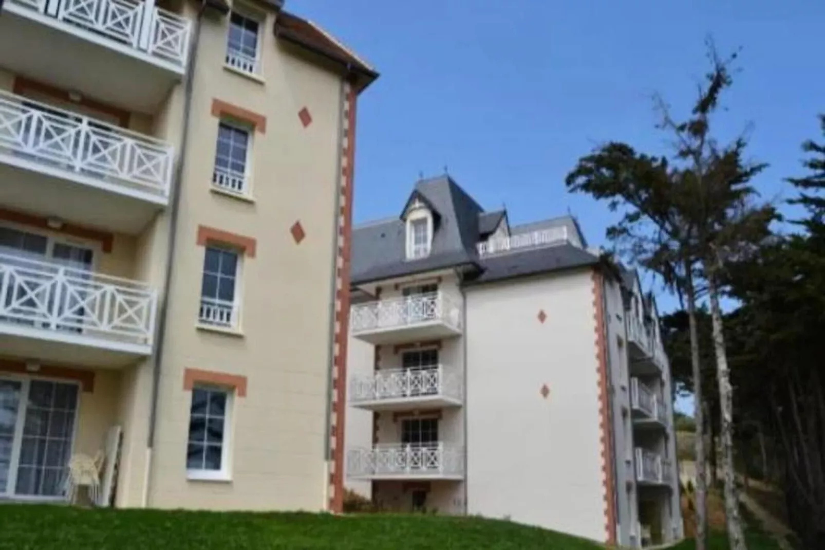 Résidence Les Villas du Spa****-Overloop