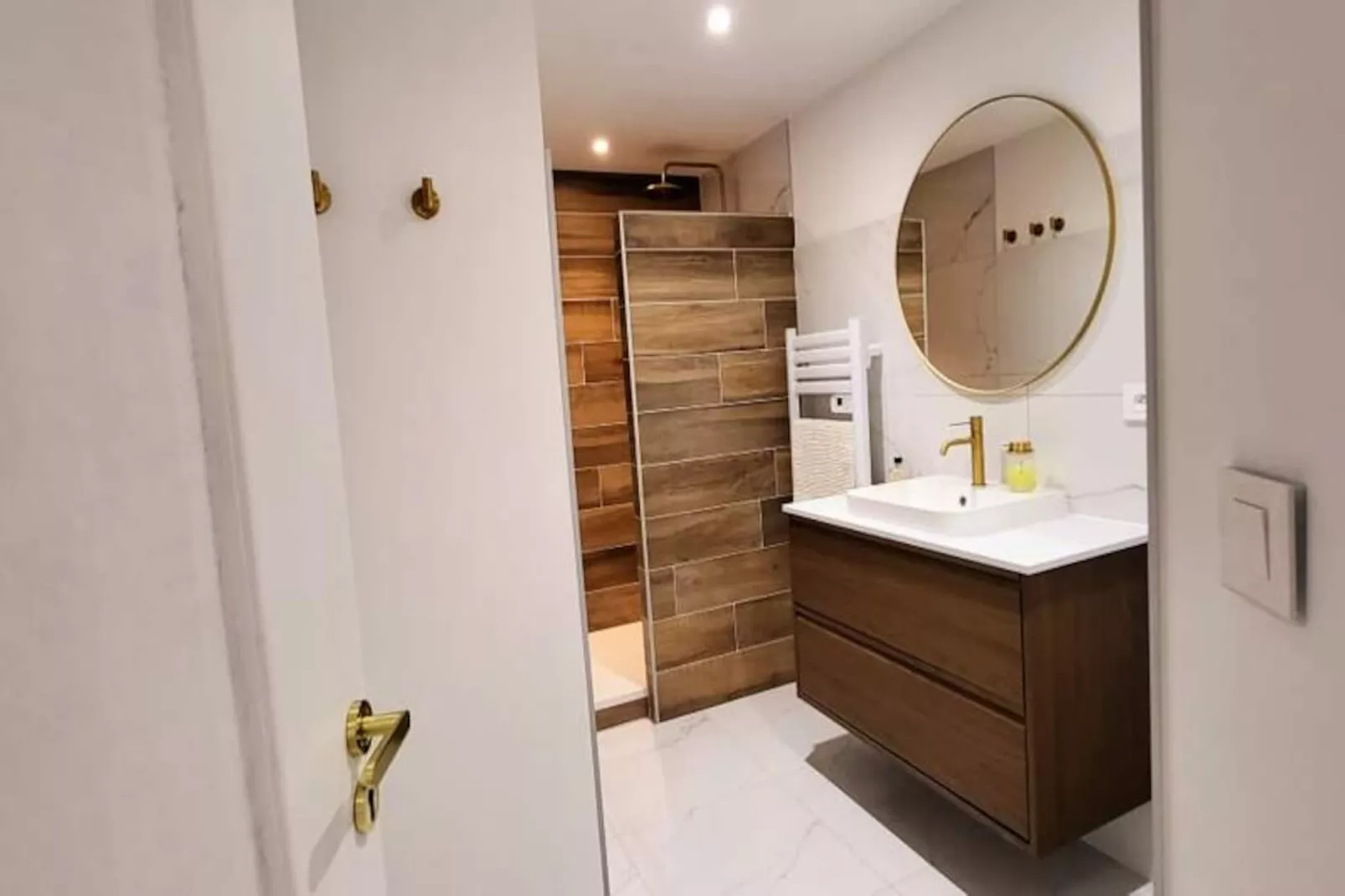 Résidence Domino 1 Superbement R&eacute;nov&eacute; - 2 Chambres -terrasse &agrave; 300m Plage, Commerces-Image-tags.