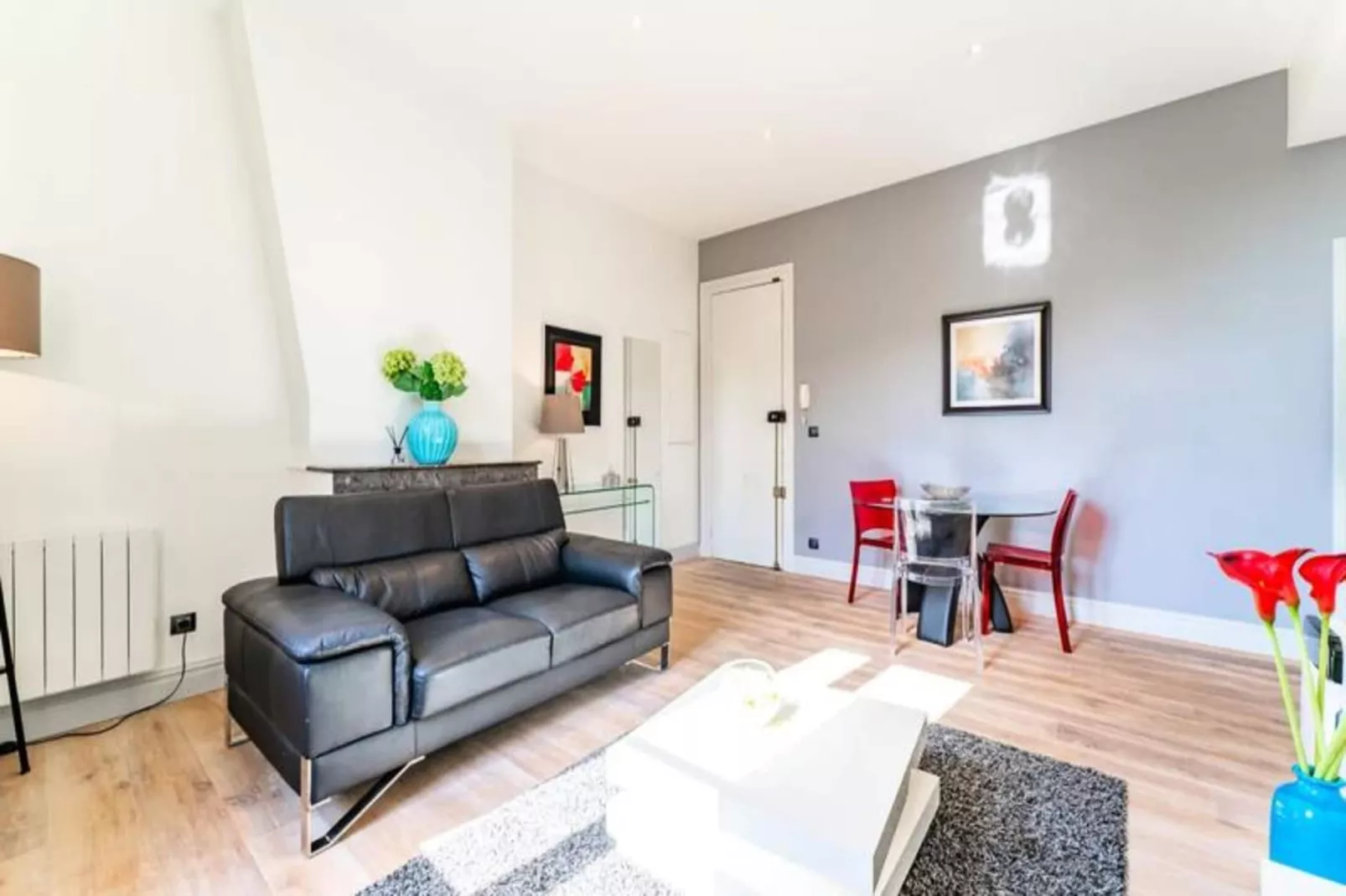 Chaleureux Appartement Au C&oelig;ur Du Quartier Historique Saint-michel-Woonkamer