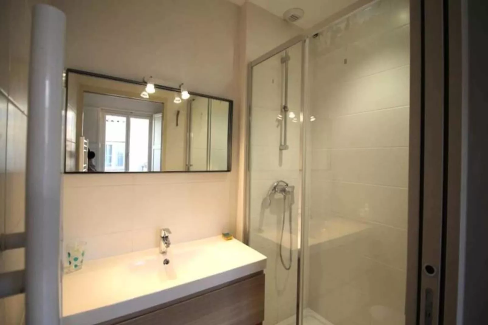 Bel Appartement Pour 4 Coeur Quartier Historique, Proche Rue St-catherine-Badkamer