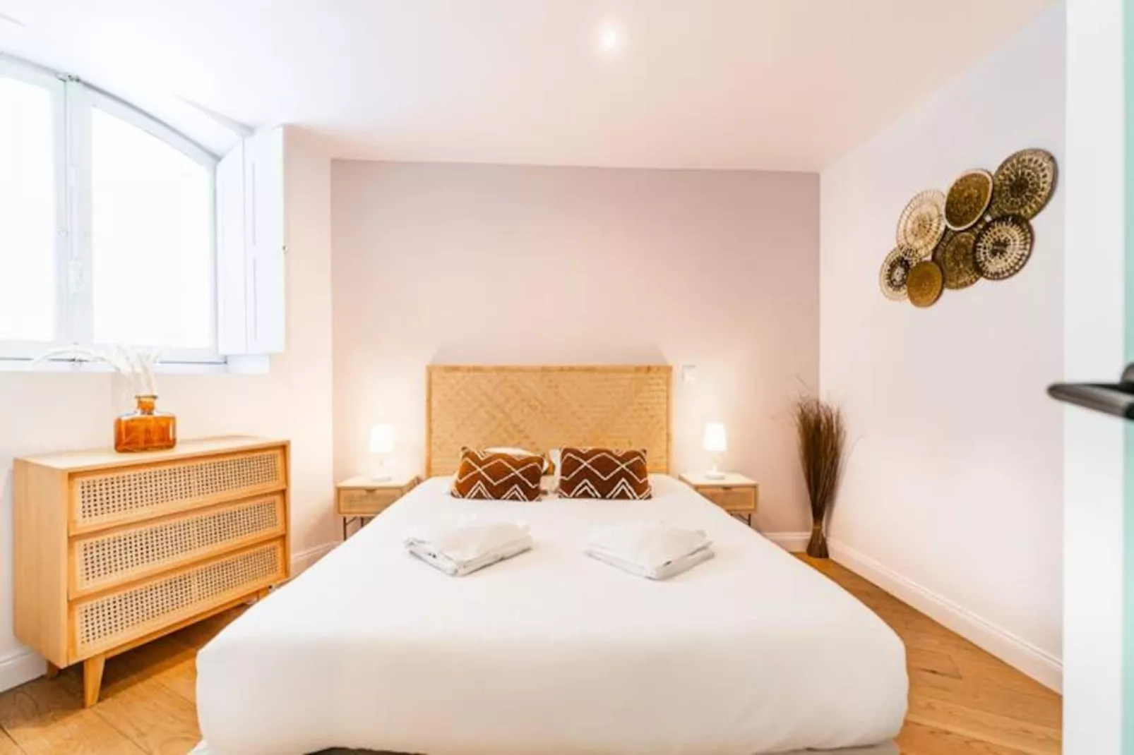 Appartement Exceptionnelle Et Moderne Aux Portes Du Jardin Public Pour 6-Image-tags.