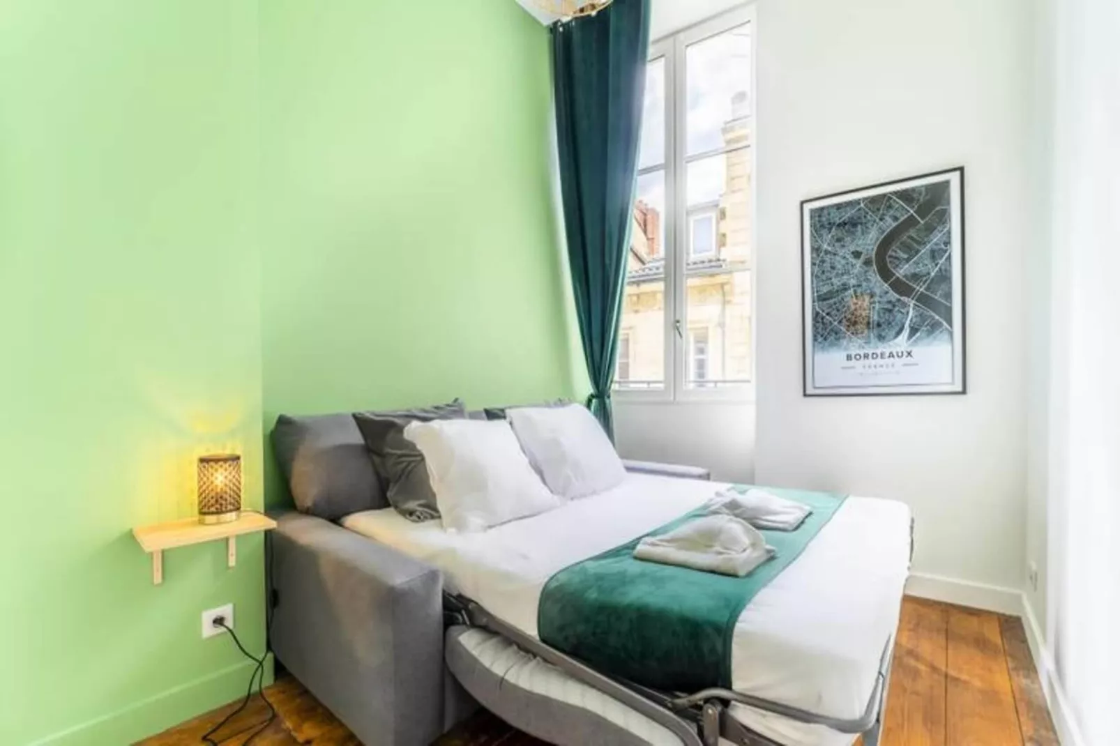 Charmant Et Rayonnant Appartement De 55 M&sup2; Situ&eacute; Dans Le Coeur De Bordeaux-Slaapkamer
