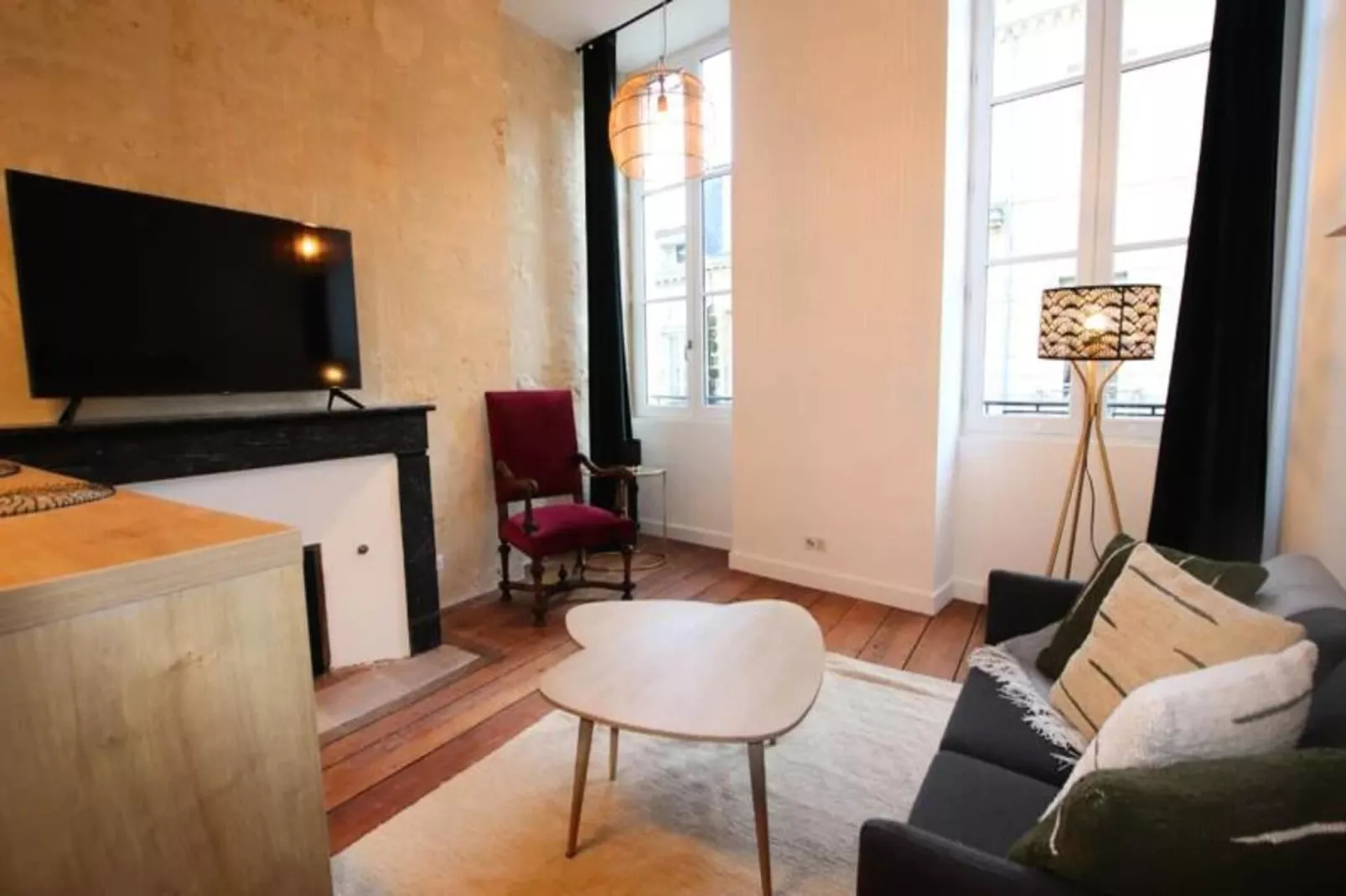 Charmant Et Rayonnant Appartement De 55 M&sup2; Situ&eacute; Dans Le Coeur De Bordeaux-Eetkamer