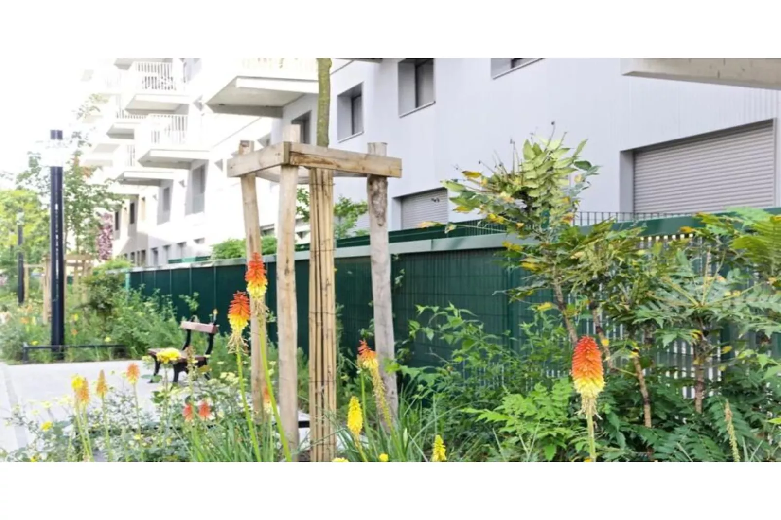 Appartement Charmant Et Moderne Pour 4 Avec Parking, Proche Cit&eacute; Du Vin-Woonkamer