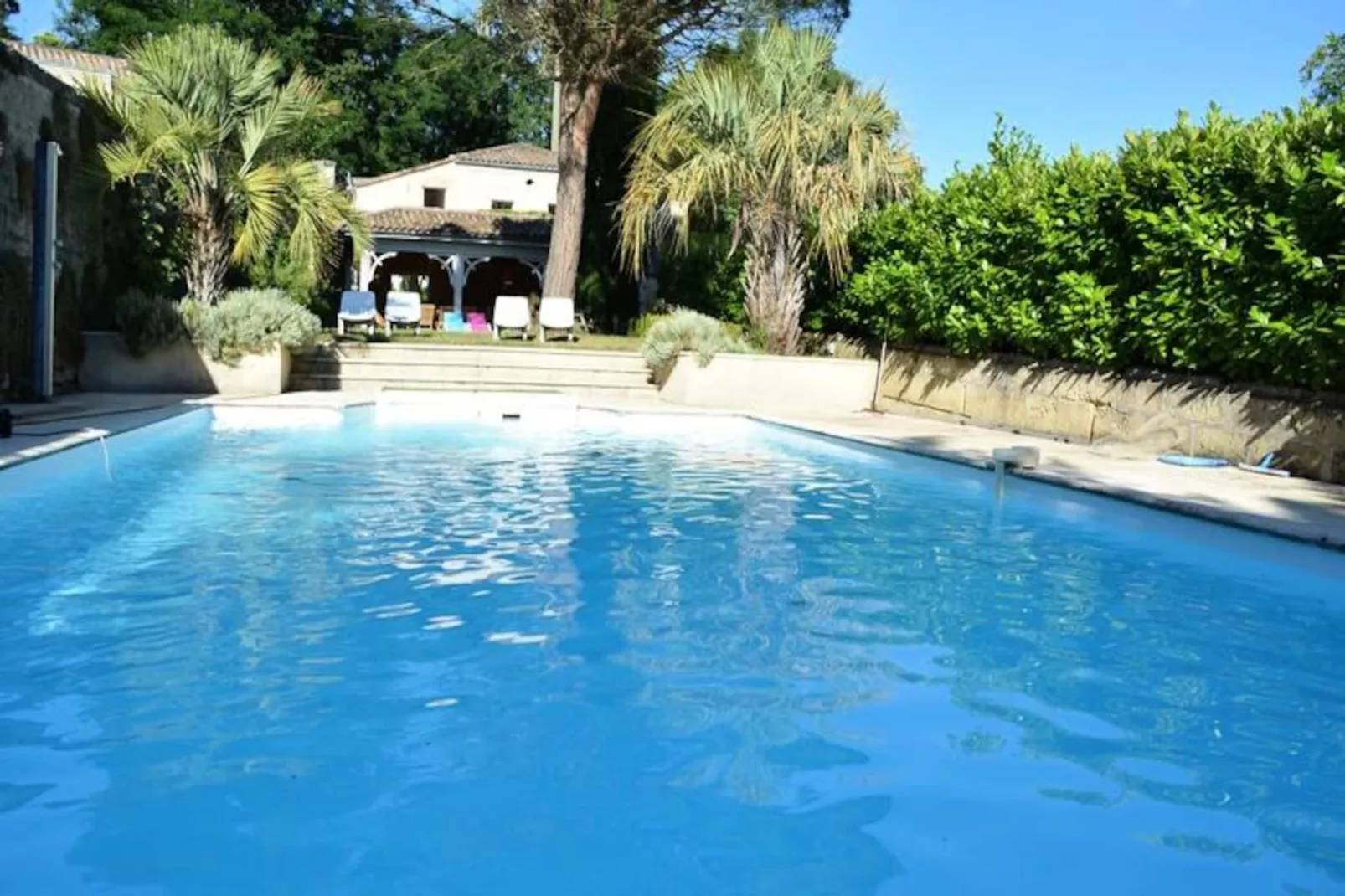 Ch&acirc;teau La Tuili&egrave;re: Villa Avec Piscine Au Milieu De Son Vignoble-Image-tags.