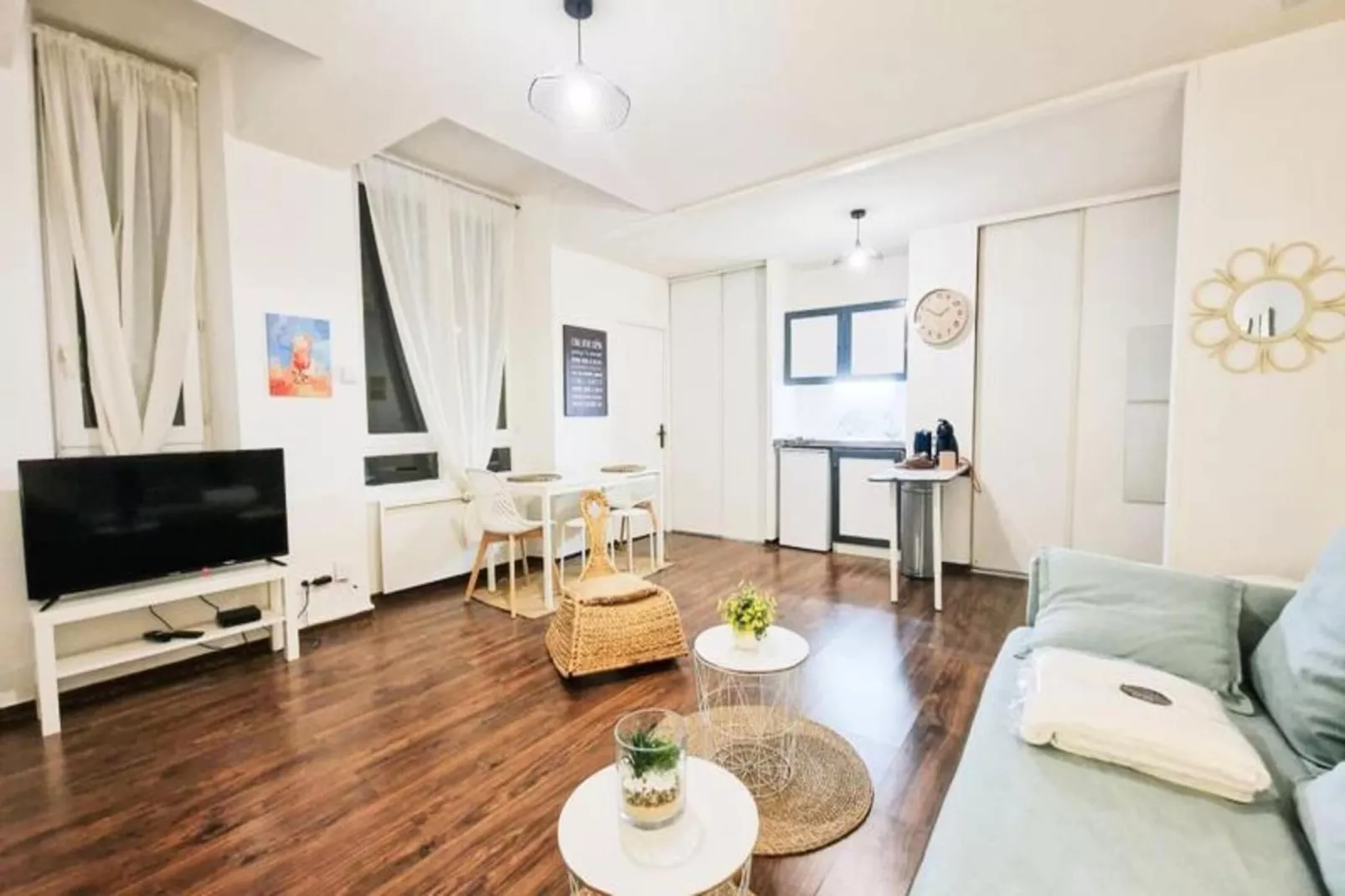 | Le Montorge 🚠| Studio Hyper-centre | Tout &eacute;quip&eacute;-Buitenkant zomer