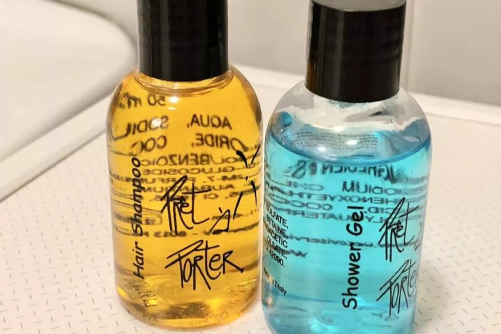 | The Red One 💋| Studio Canap&eacute;-lit | Proche Gem, Gare-Image-tags.