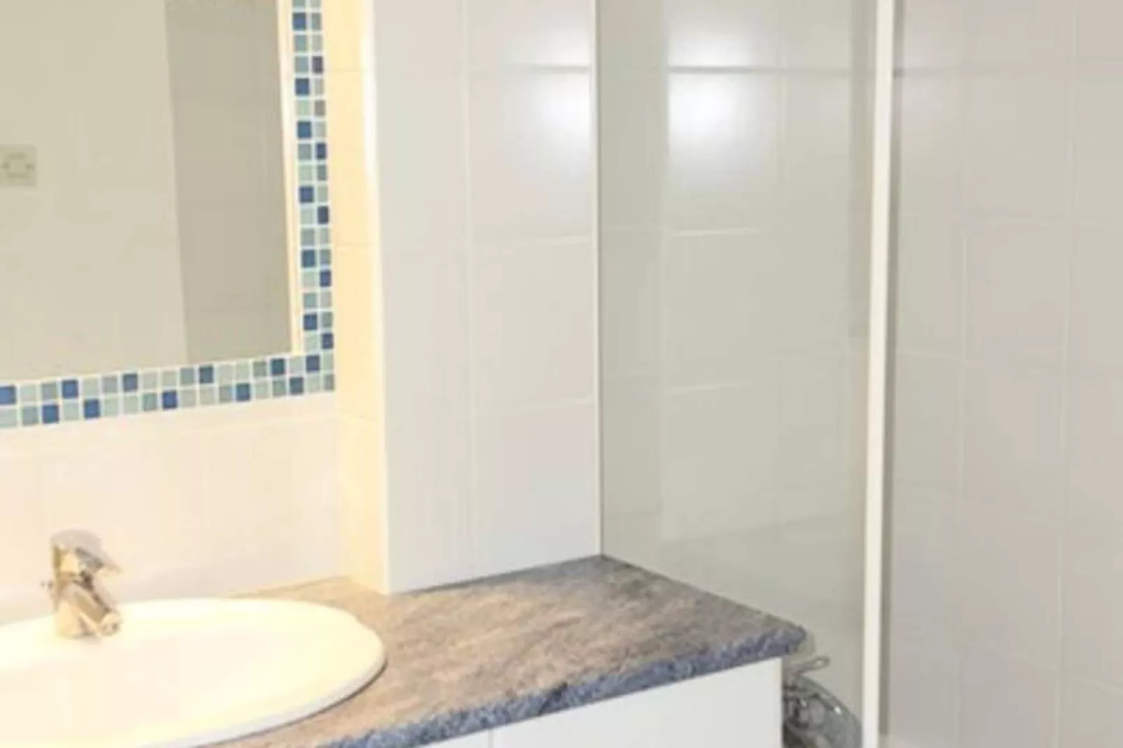 Résidence Chanses - Badkamer