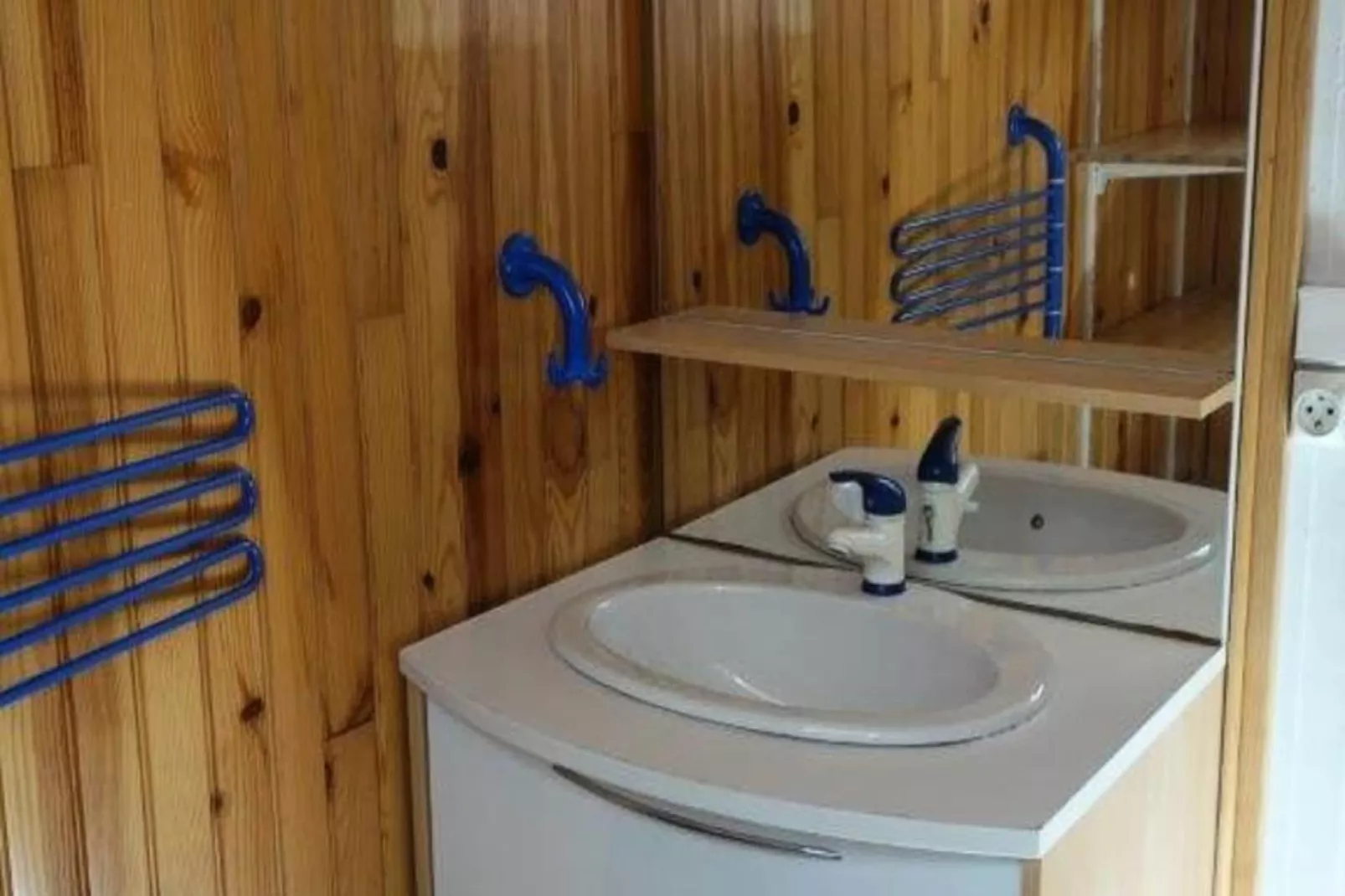 Résidence Lupins-Badkamer