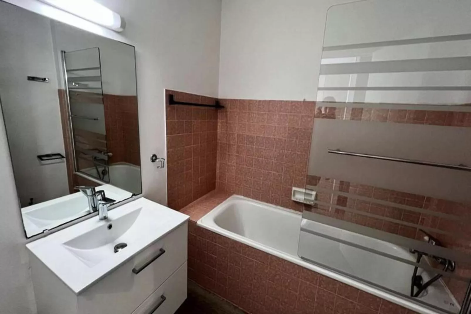 Résidence Dauphins-Badkamer