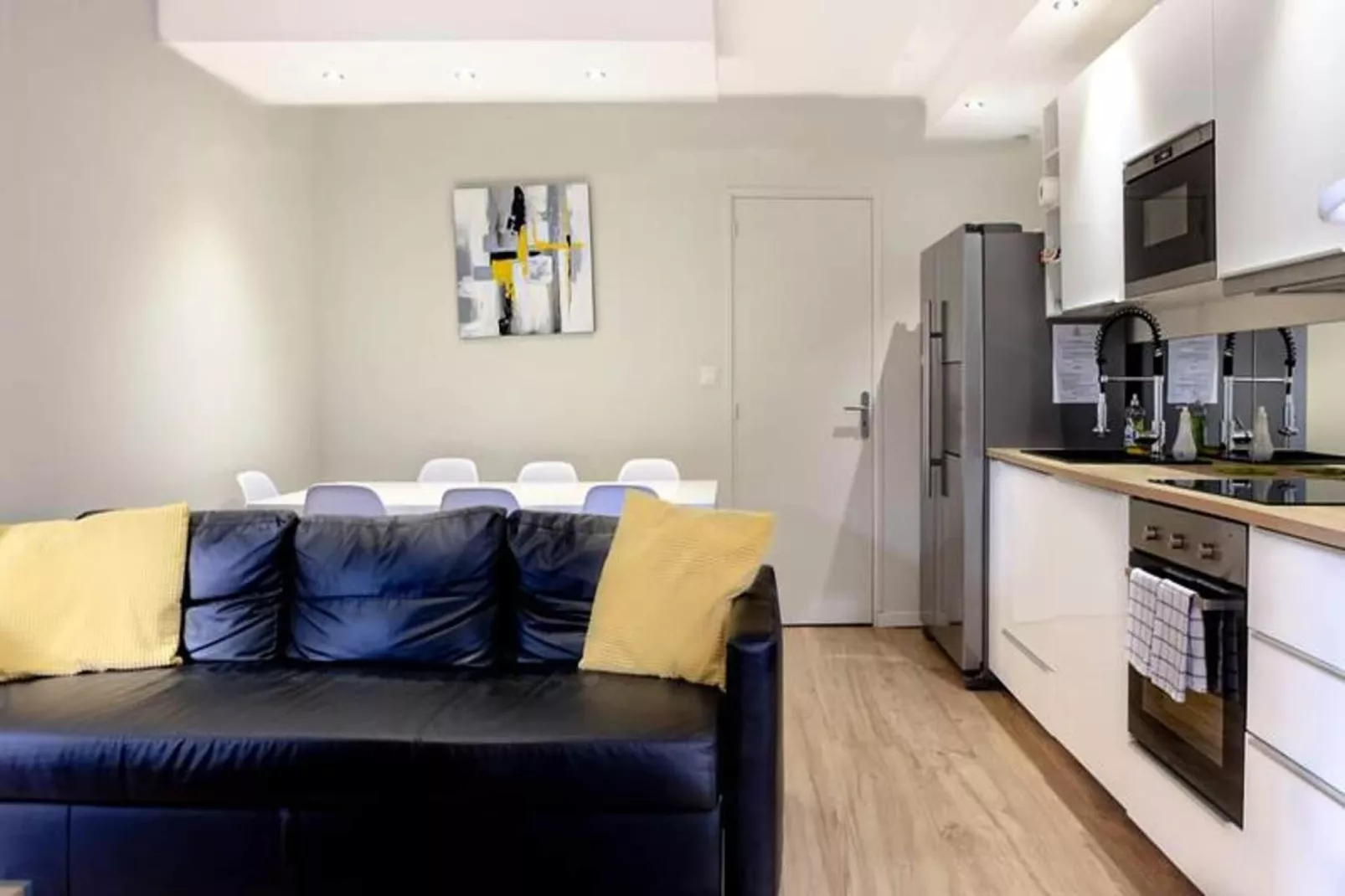 Magnifique T3 Tout Confort Avec Terrasse, Parking Et Vue Oc&eacute;an Pour 5-Woonkamer