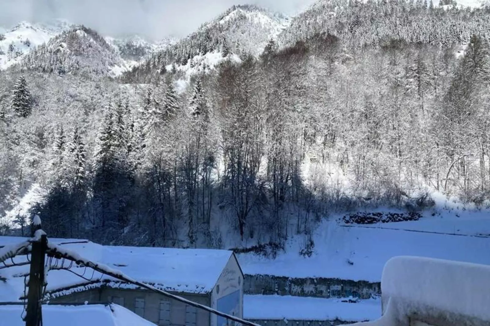 Résidence Astazou-Buitenkant zomer