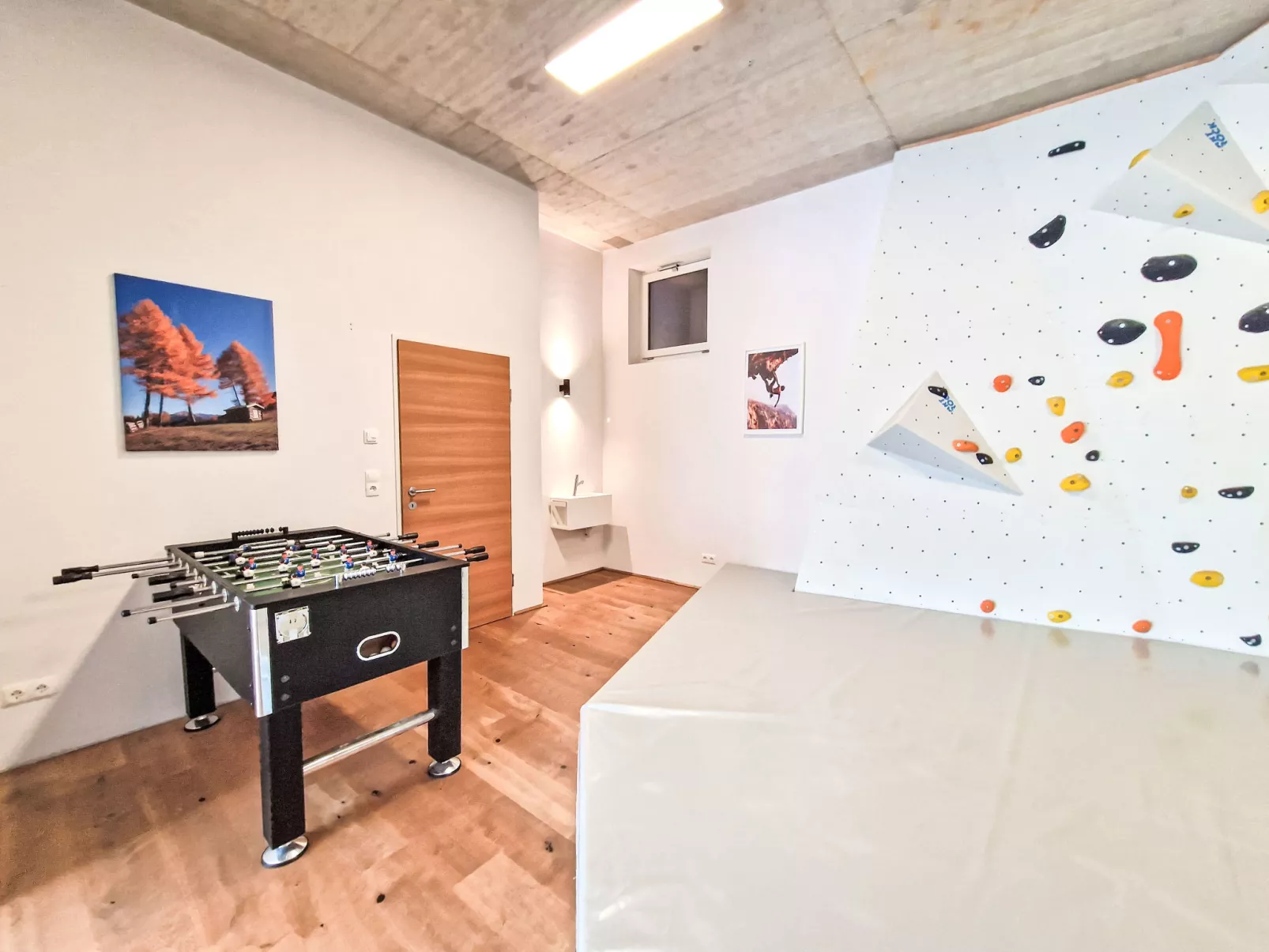 The Rock Design-Binnen