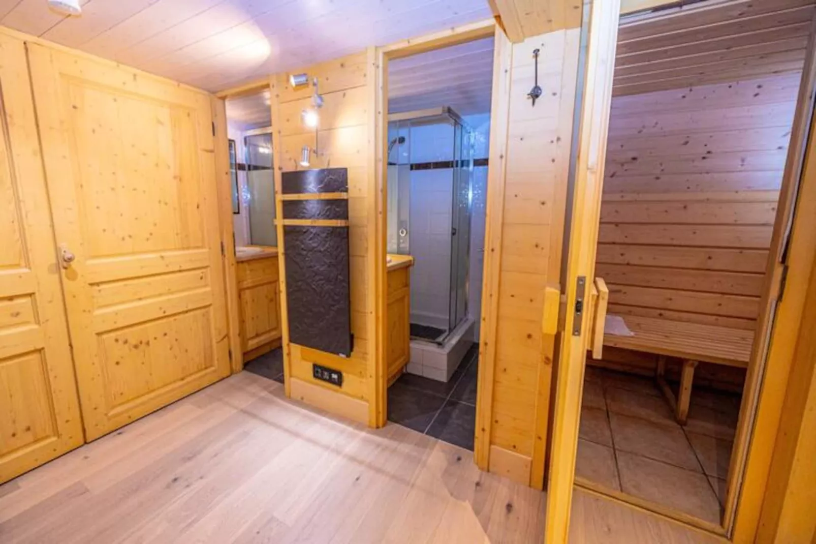 Chalet Deux Tetes-Image-tags.