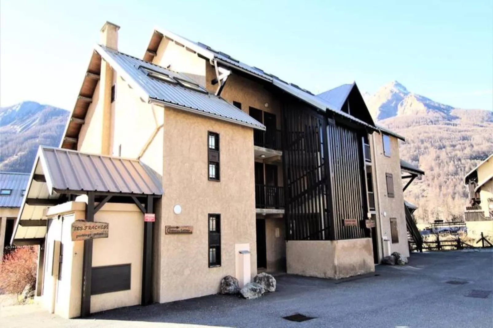 Résidence Aiguille Grive Bat I - Buitenkant zomer