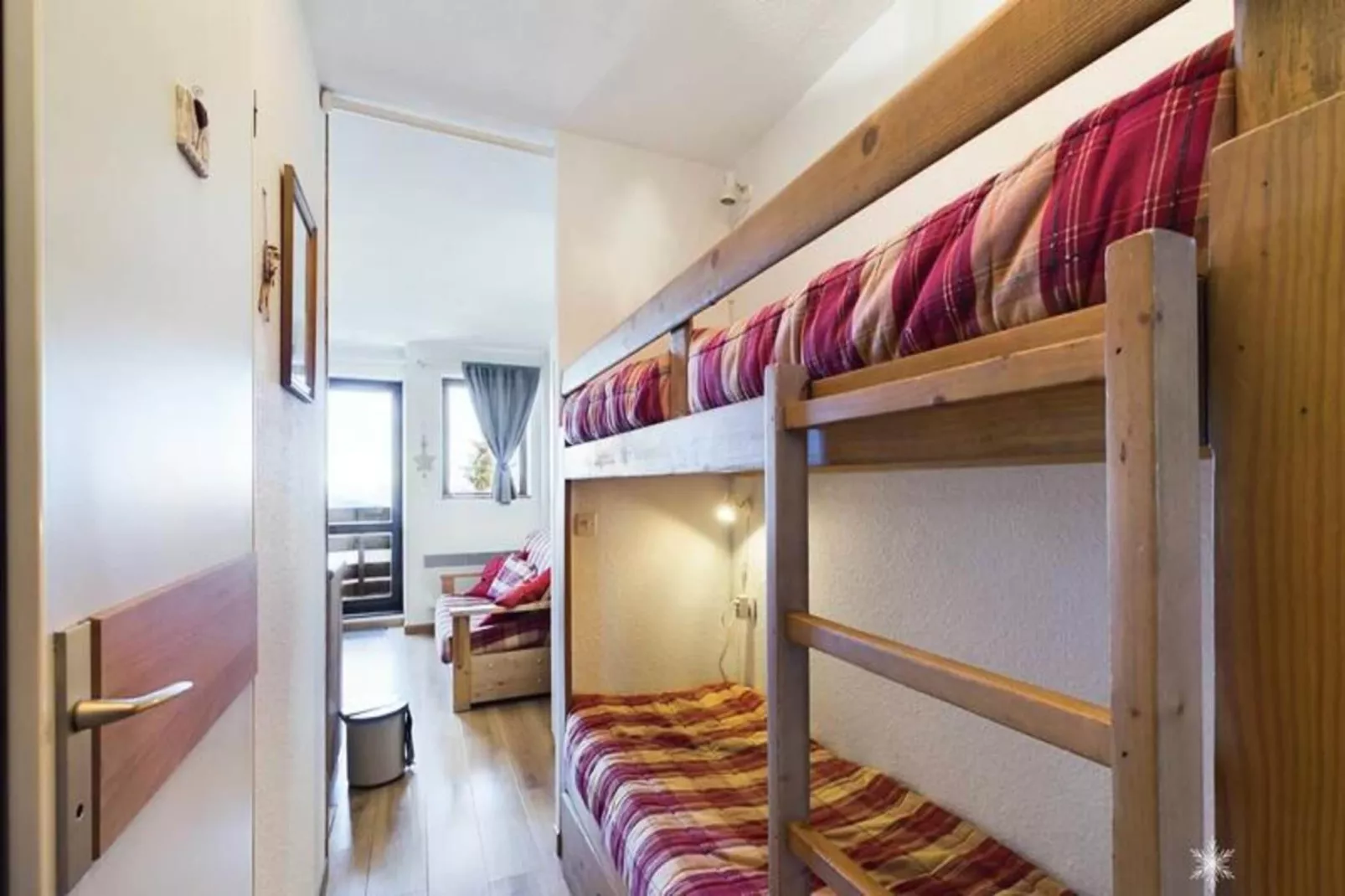 Résidence Bouquetins A-Buitenkant zomer